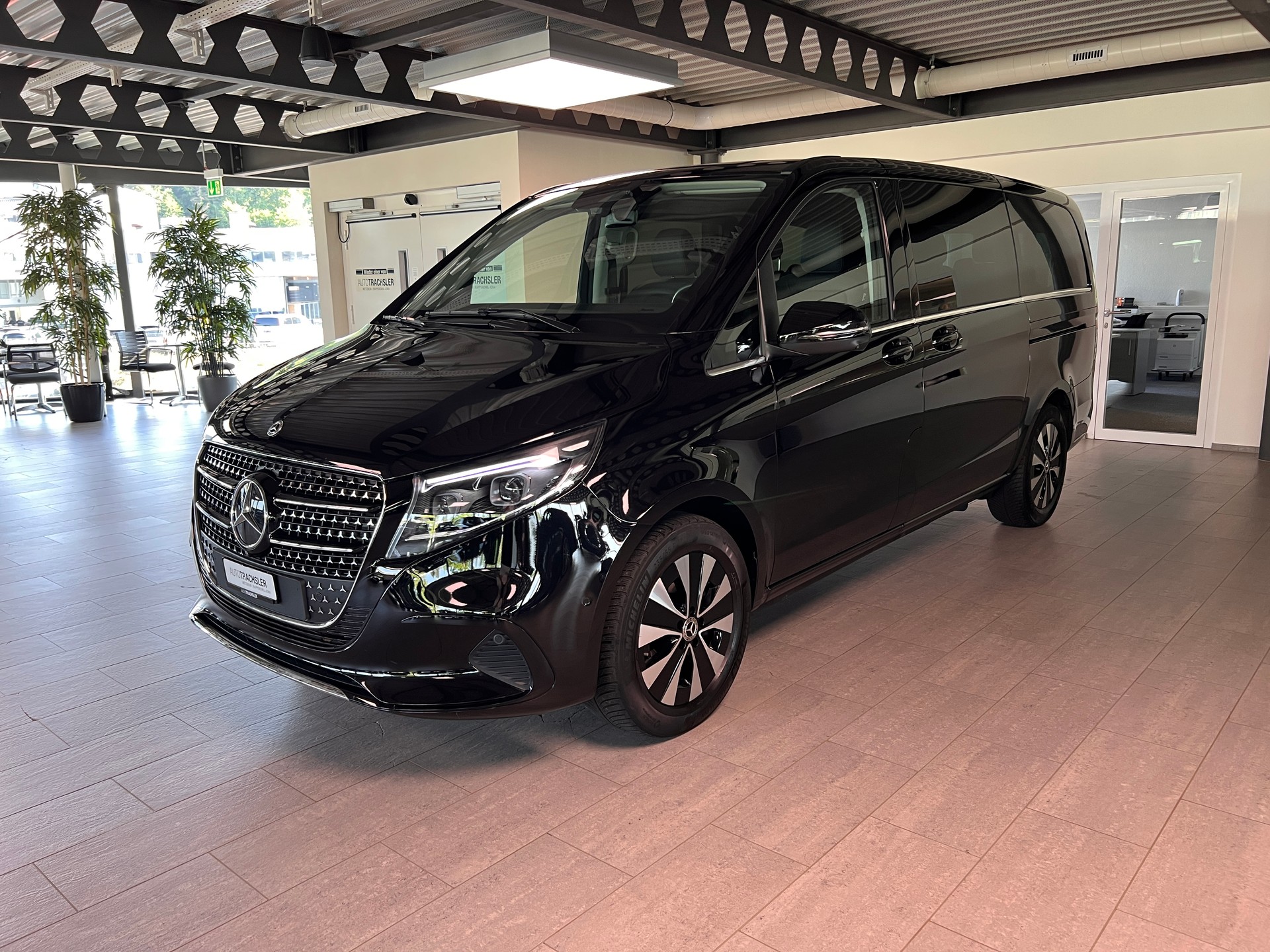 MERCEDES-BENZ V 250 d lang Avantgarde 4Matic G-Tronic-image-3