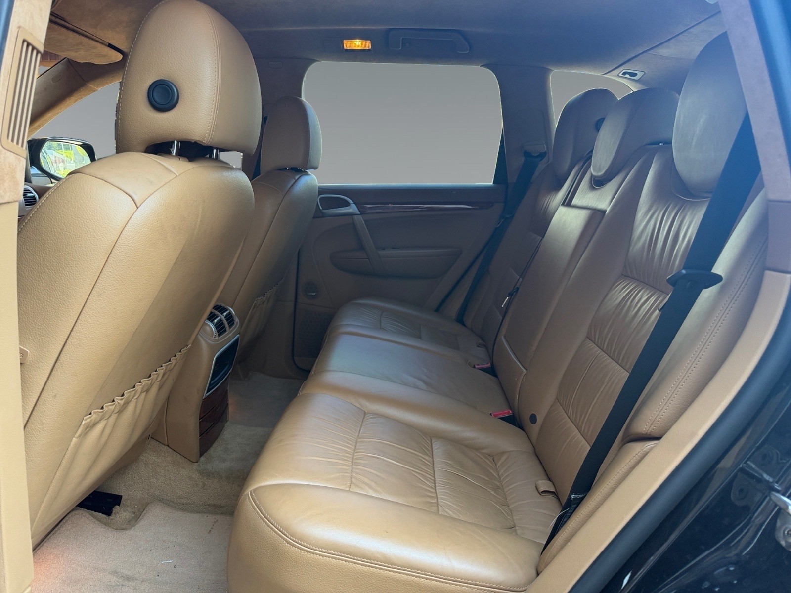 PORSCHE Cayenne Turbo-image-11