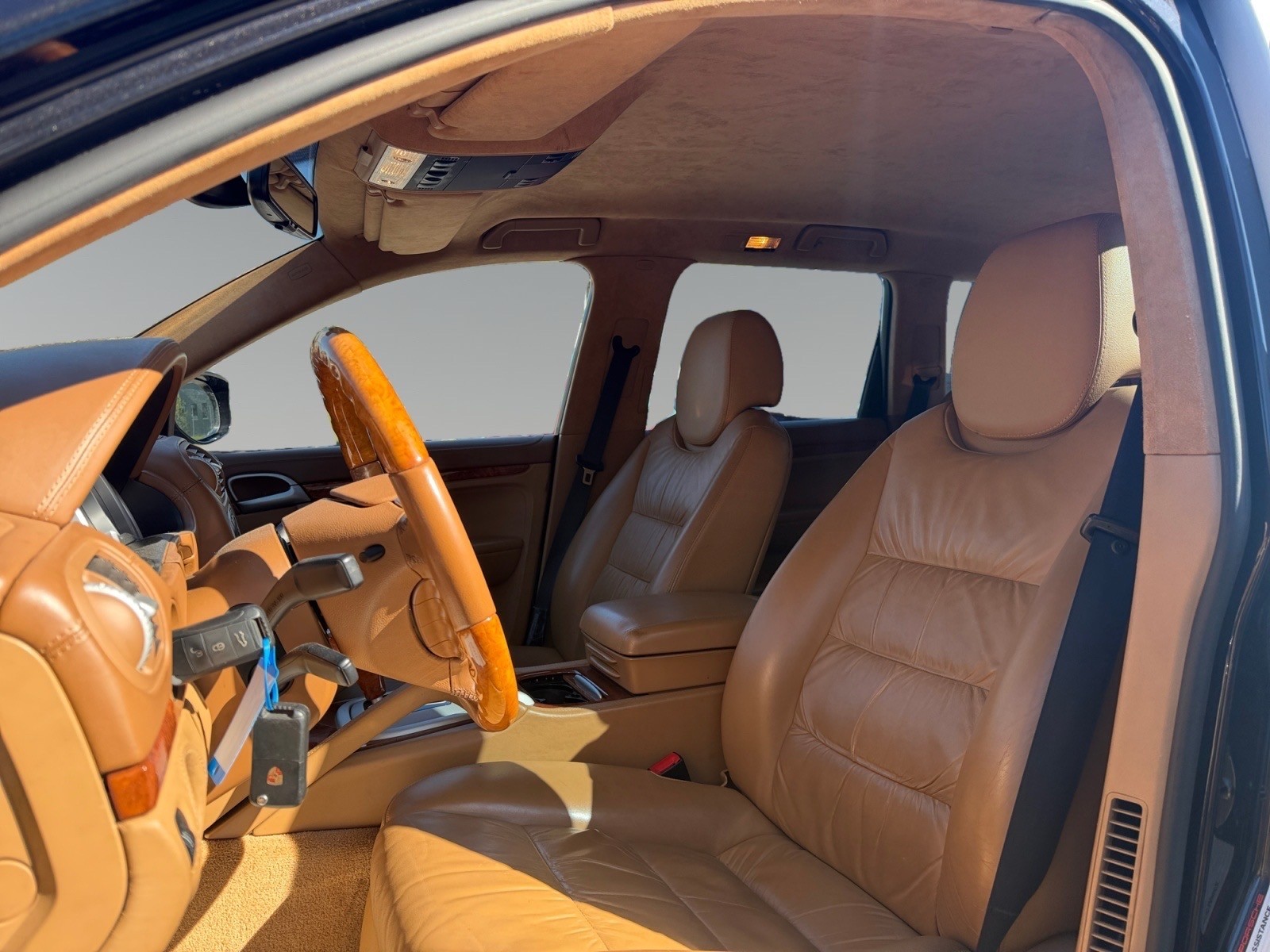 PORSCHE Cayenne Turbo-image-8