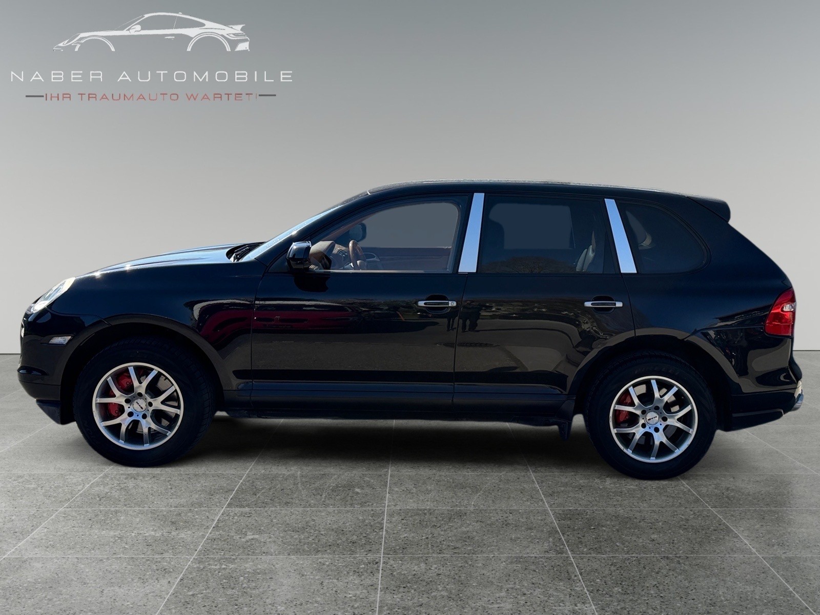 PORSCHE Cayenne Turbo-image-1