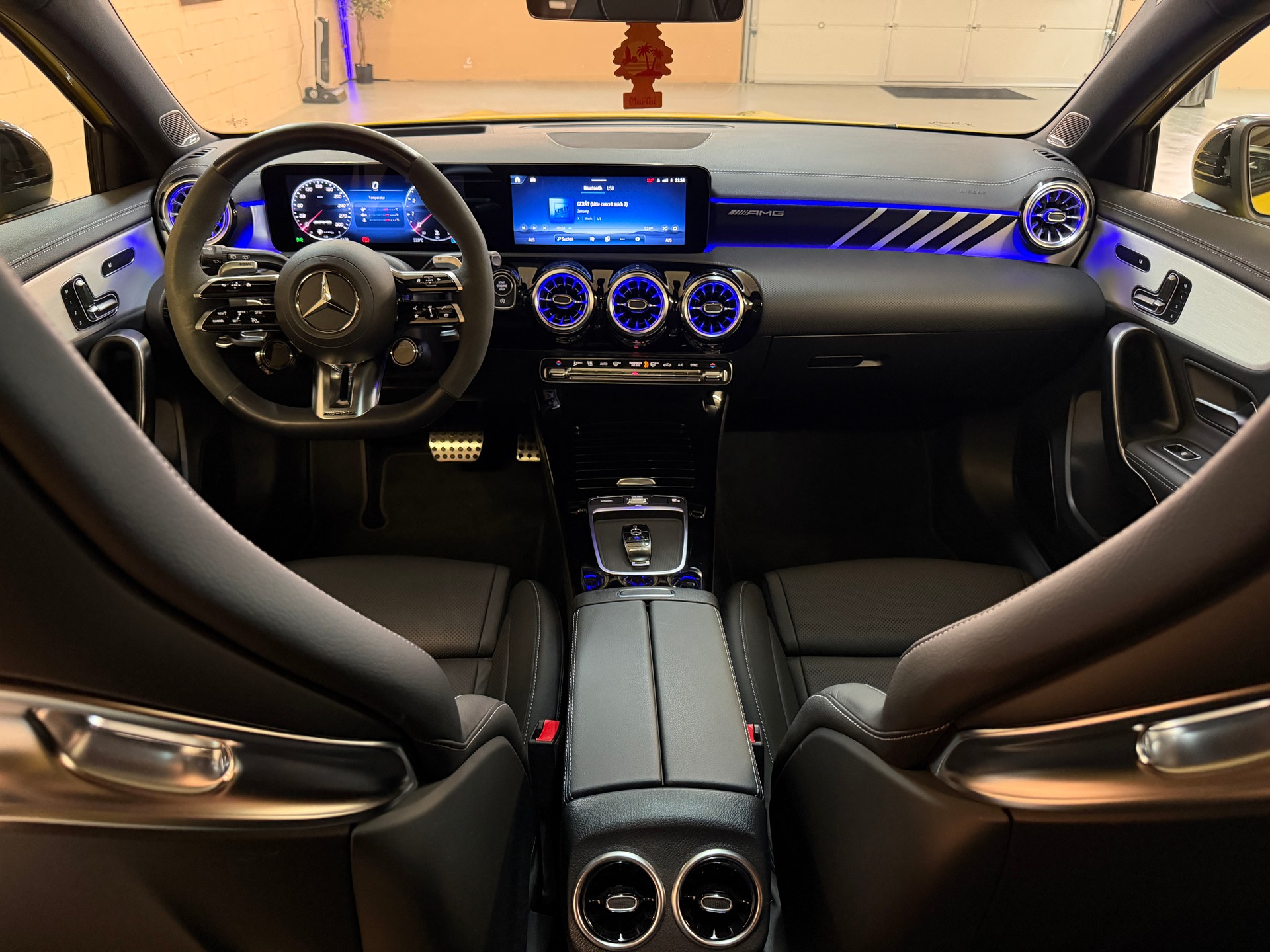 MERCEDES-BENZ A 45 S AMG 4matic+-image-4