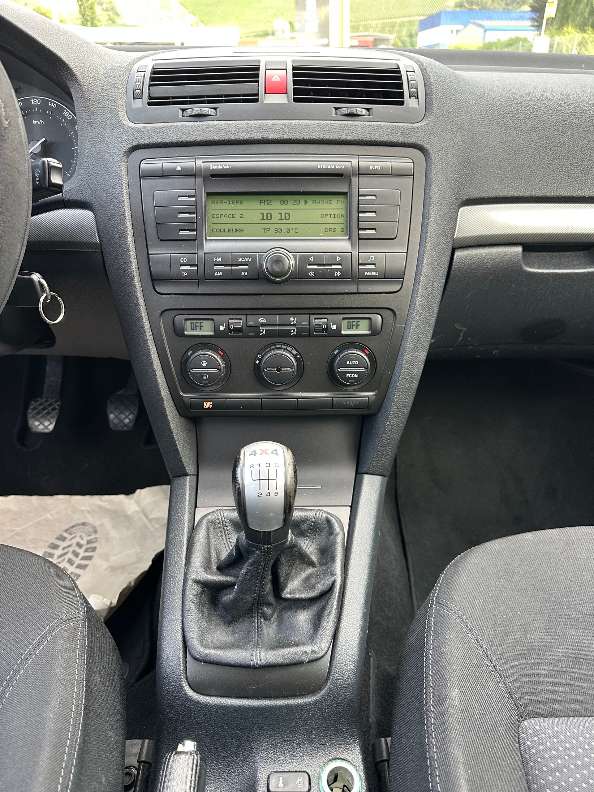 SKODA Octavia 1.9 TDI Swiss Adventure 4x4-image-13