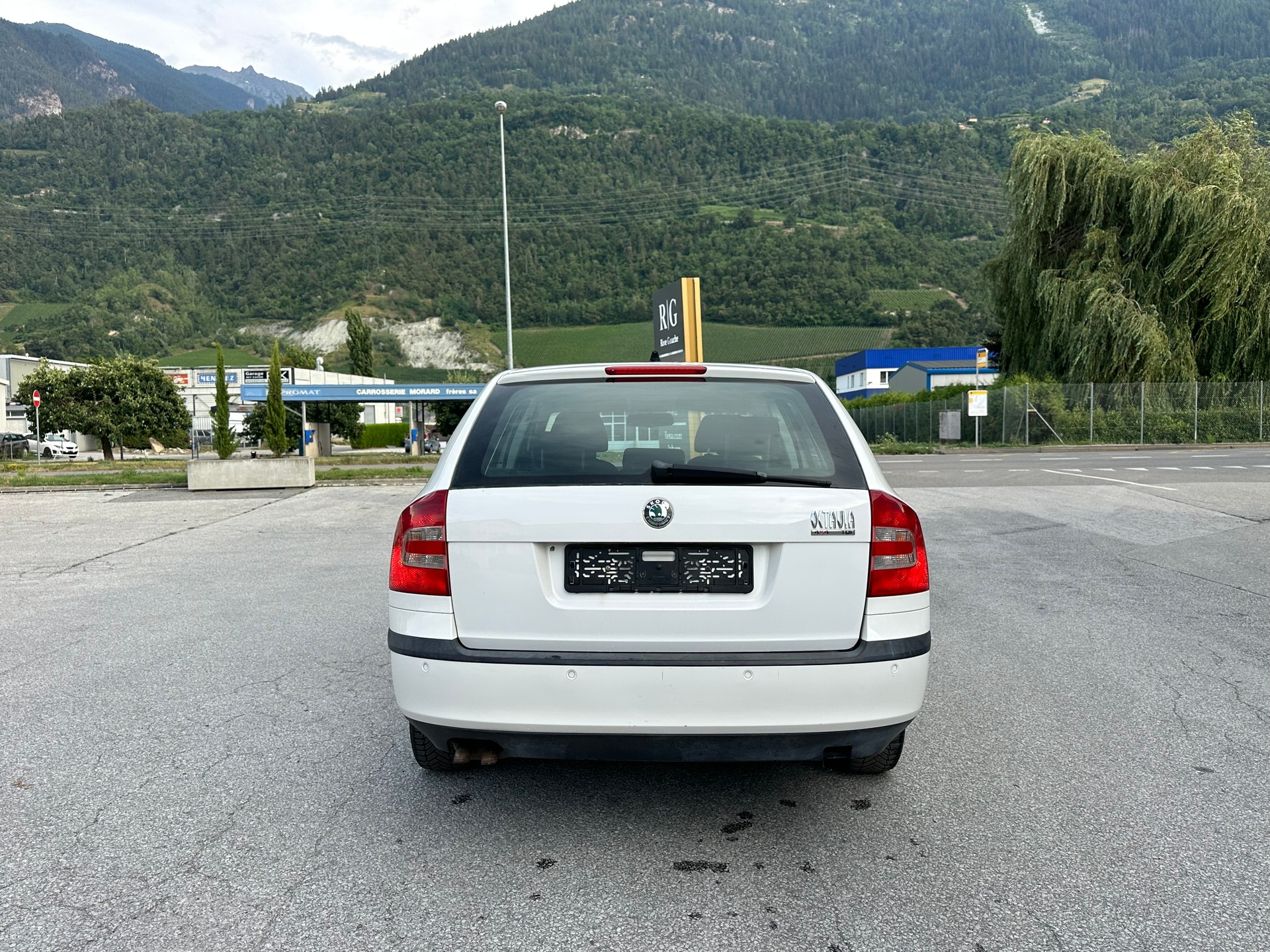 SKODA Octavia 1.9 TDI Swiss Adventure 4x4-image-7