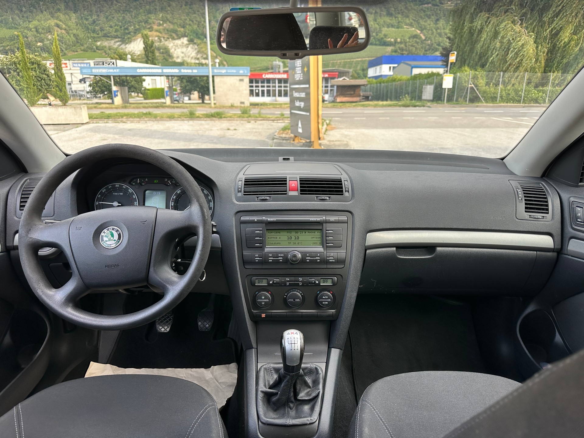 SKODA Octavia 1.9 TDI Swiss Adventure 4x4-image-10