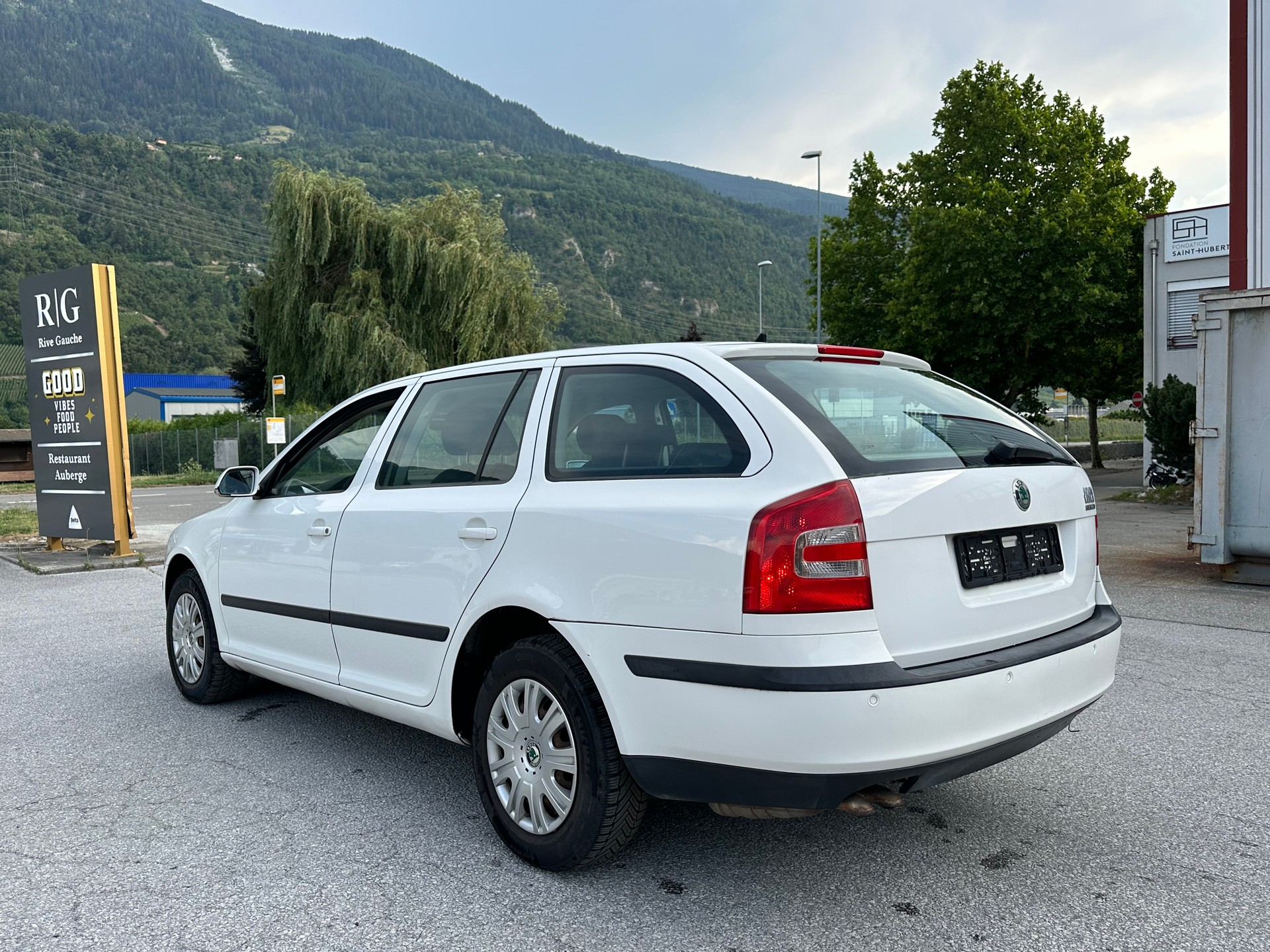 SKODA Octavia 1.9 TDI Swiss Adventure 4x4-image-6