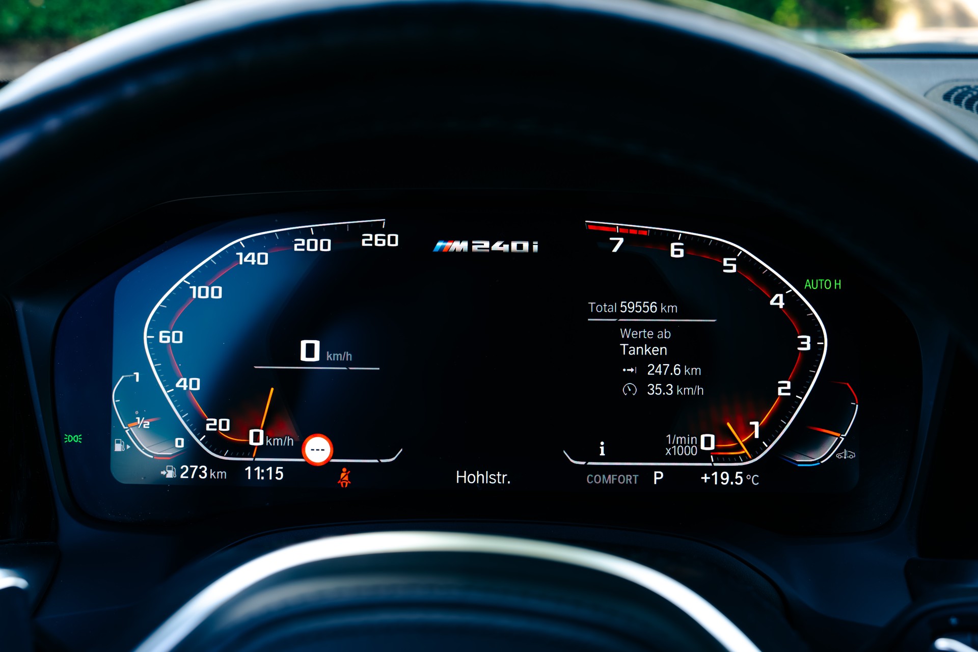 BMW M240i xDrive M Sport Pro Steptronic-image-10