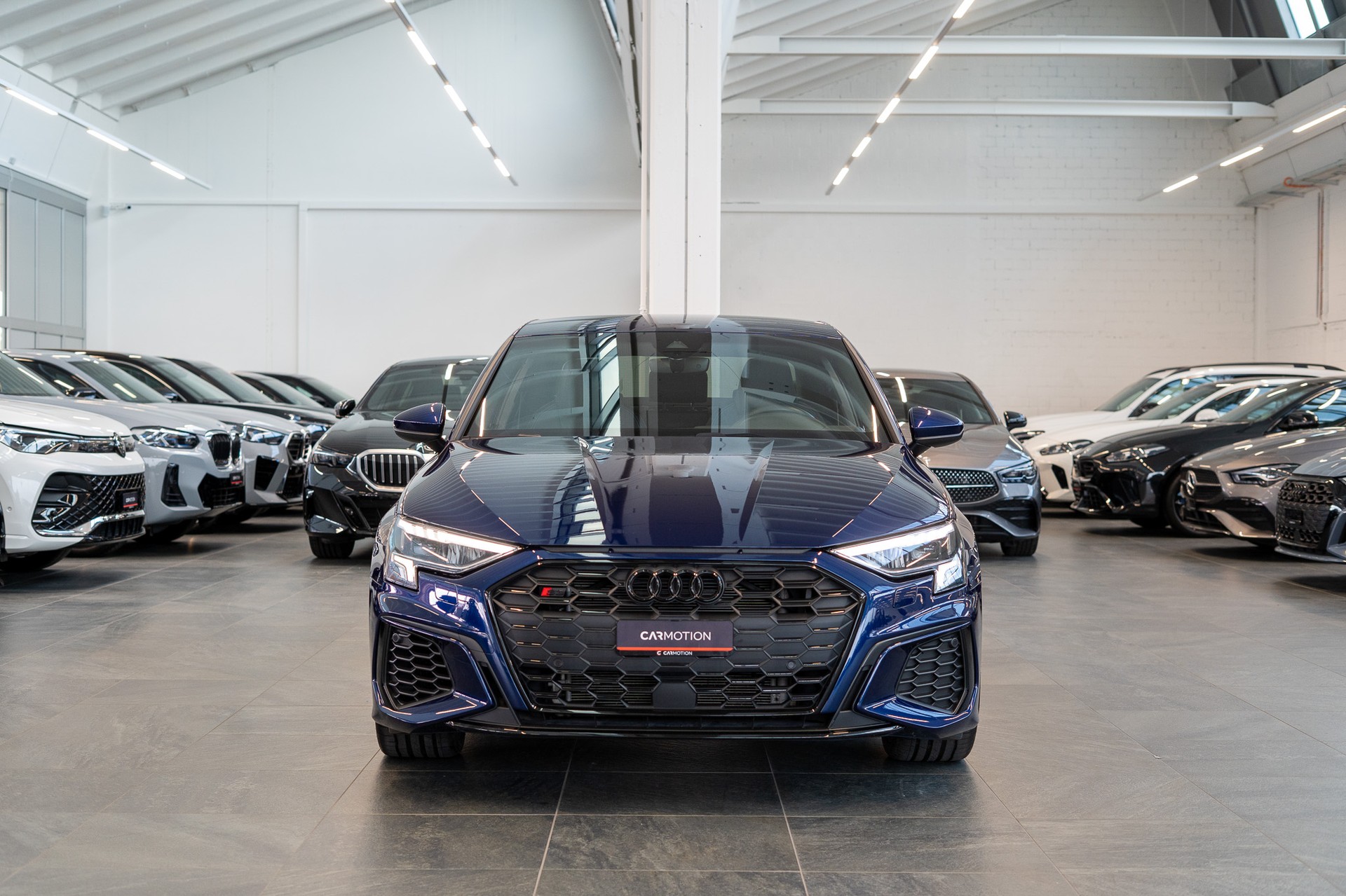 AUDI S3 Limousine 2.0 TFSI quattro S-Tronic / Rückfahrkamera / Sportsitze / Ambientebeleuchtung-showroom-element-1