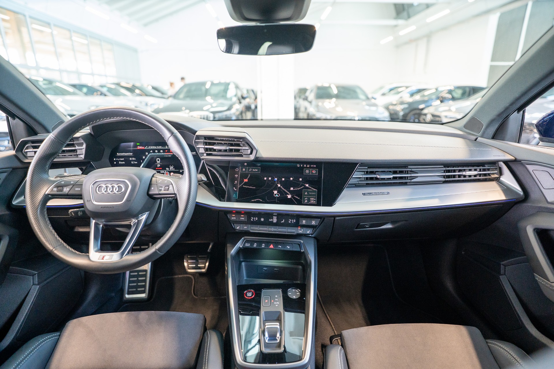 AUDI S3 Limousine 2.0 TFSI quattro S-Tronic / Rückfahrkamera / Sportsitze / Ambientebeleuchtung-image-15