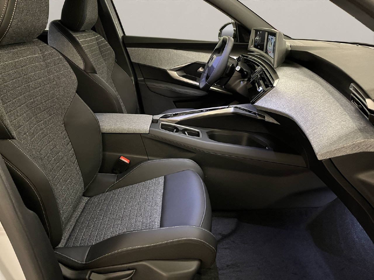 PEUGEOT 5008 e-Allure long range-image-13
