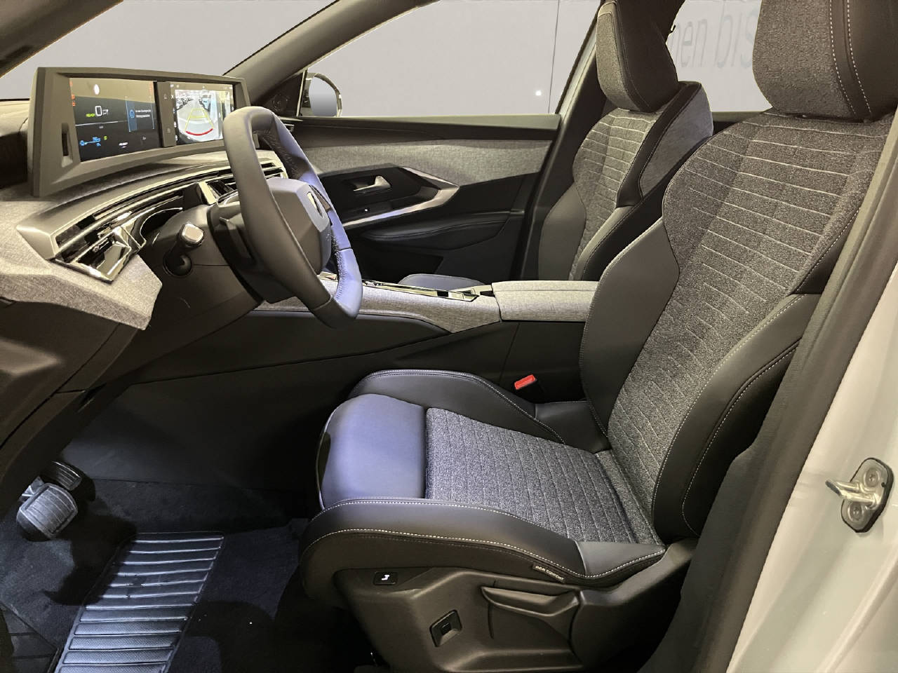 PEUGEOT 5008 e-Allure long range-image-6