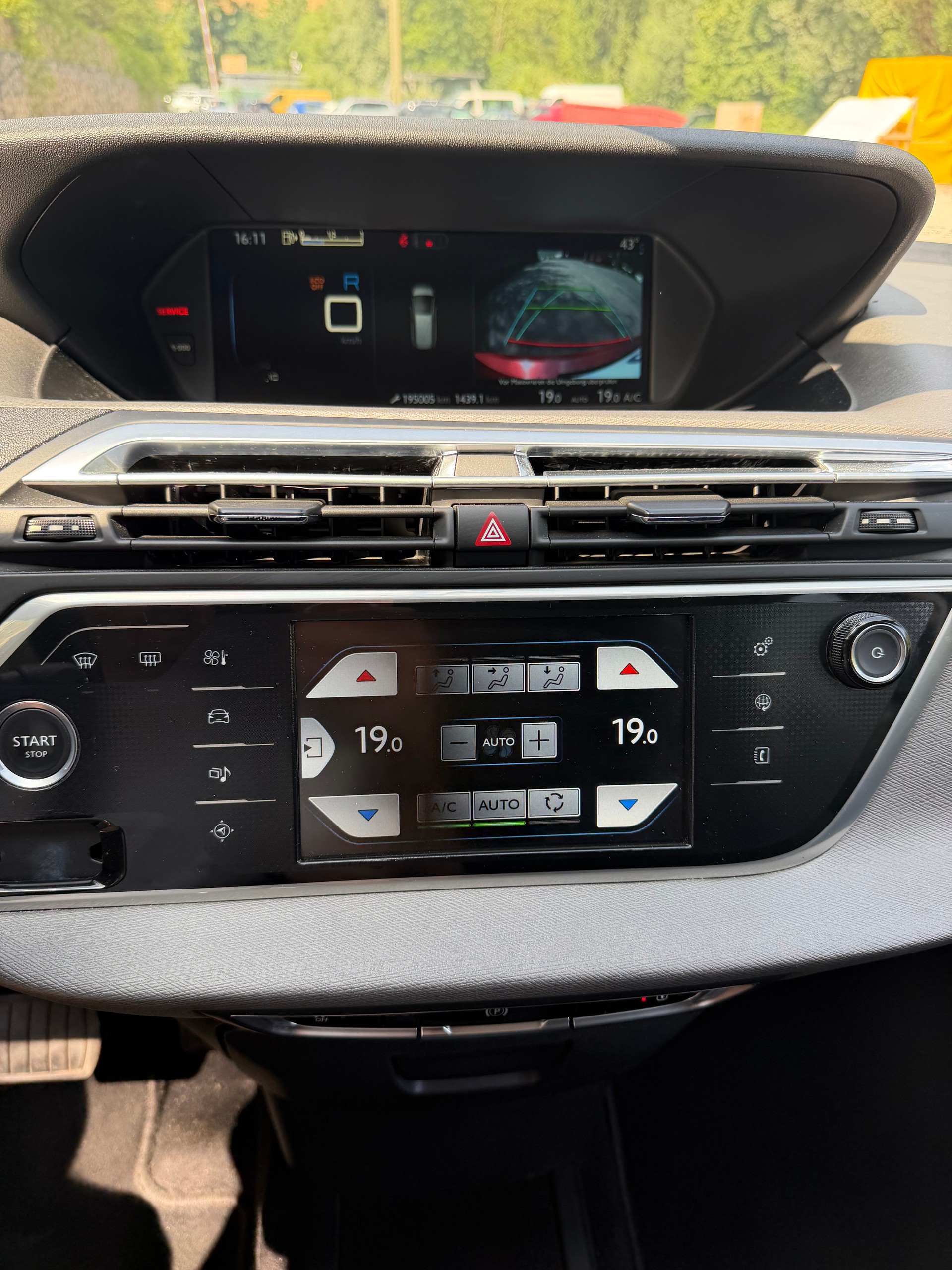 CITROEN Grand C4 Picasso 2.0 BlueHDi Exclusive Automatic-image-7