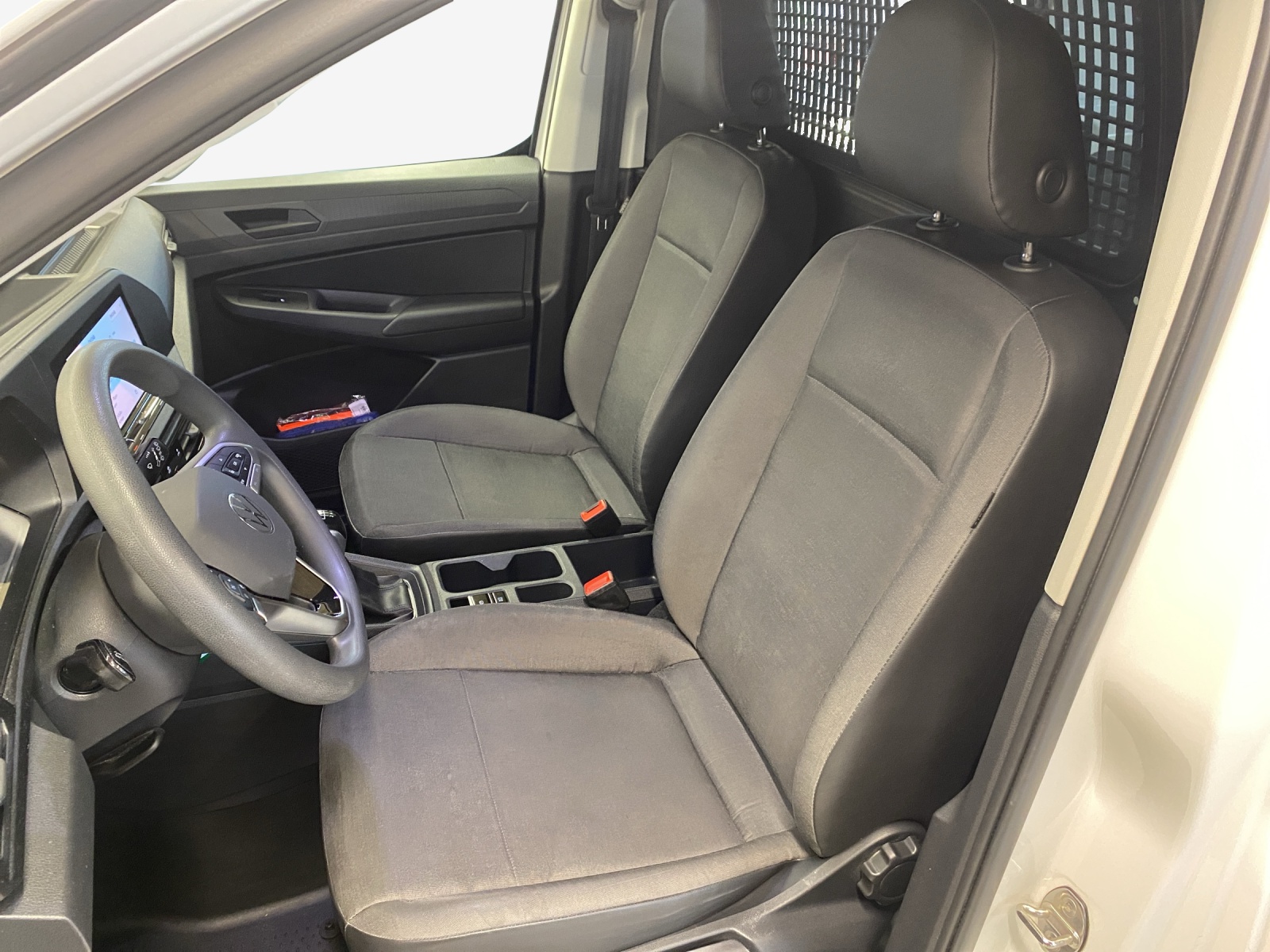 VW Caddy Cargo 2.0TDI Maxi 4Motion-image-11