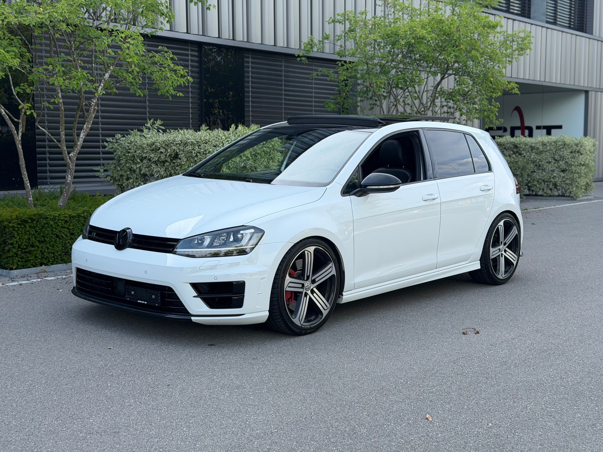 VW Golf 2.0 TSI R 4Motion DSG-image-0