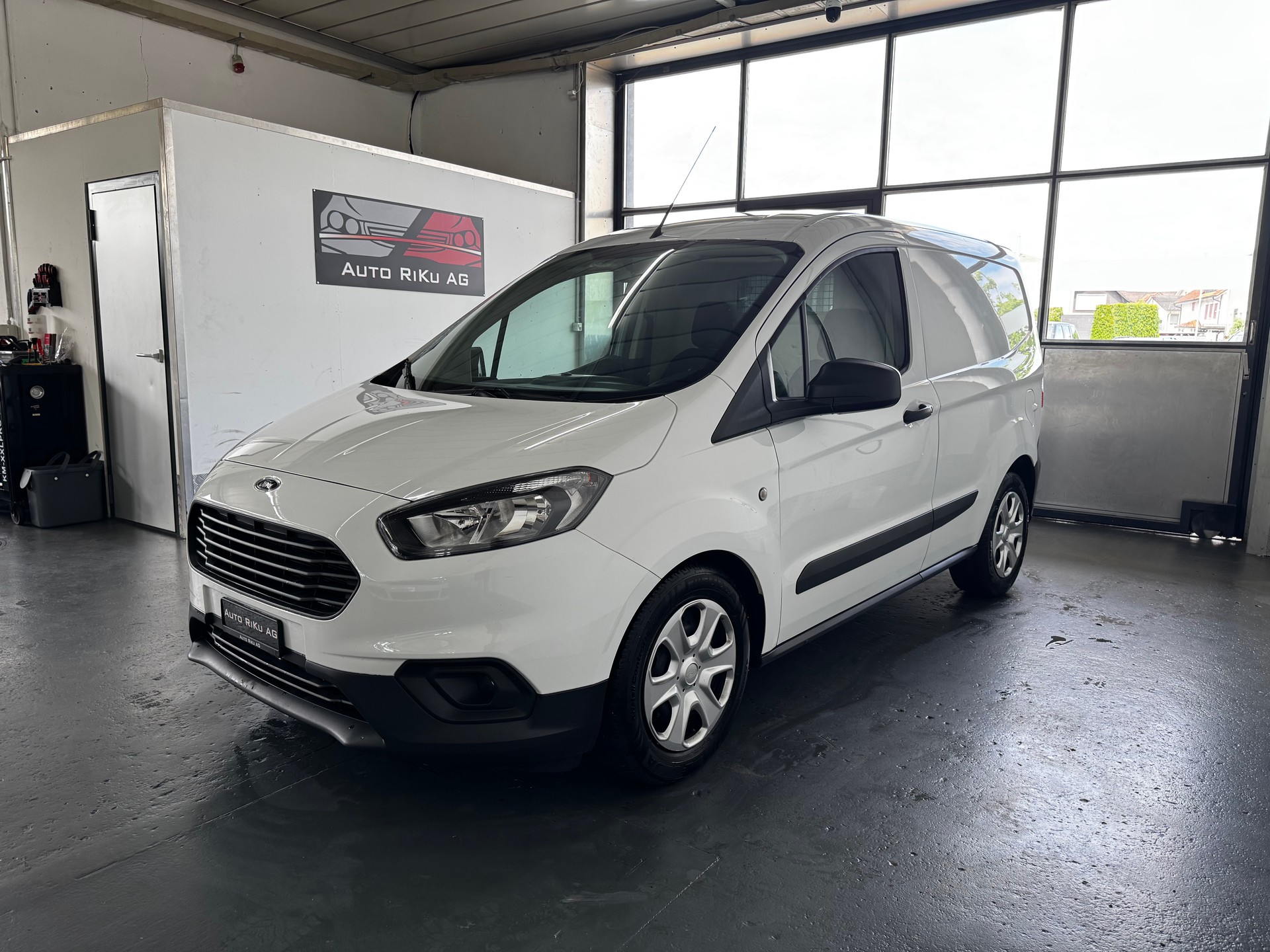 FORD Transit Courier Van 1.0 EcoBoost Basis-image-5