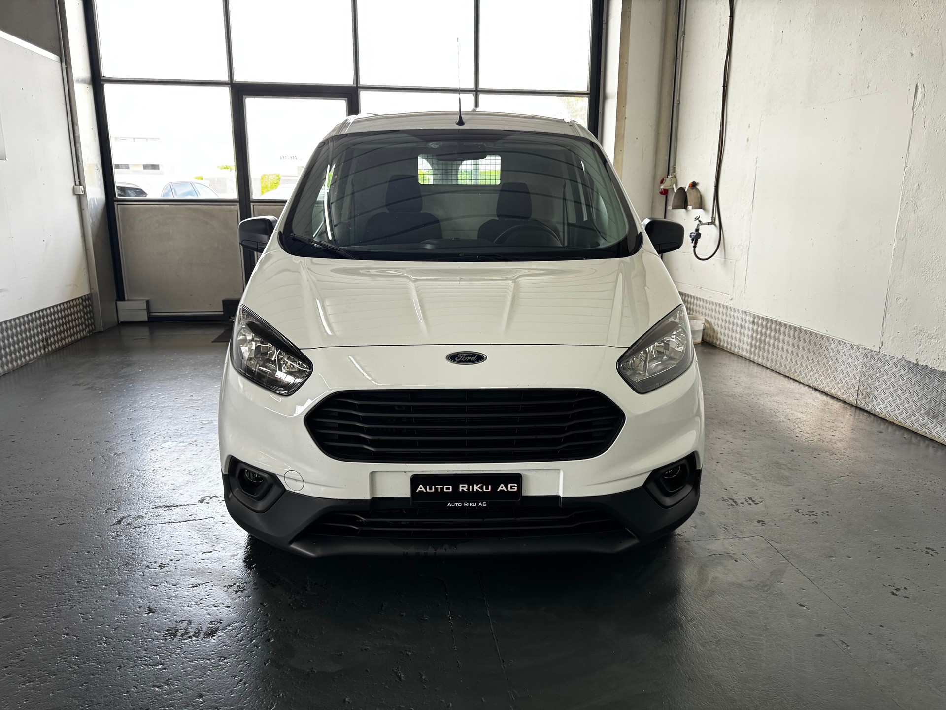 FORD Transit Courier Van 1.0 EcoBoost Basis-image-3