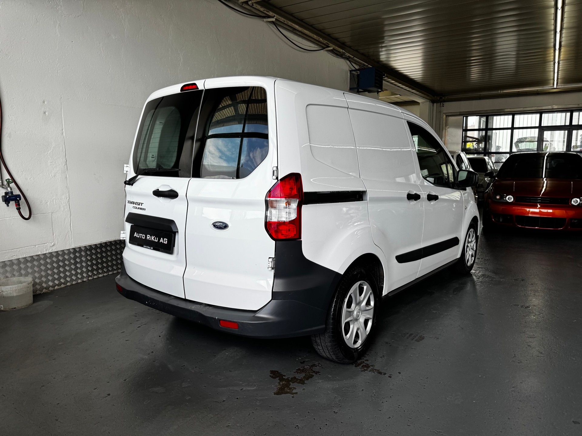 FORD Transit Courier Van 1.0 EcoBoost Basis-image-8