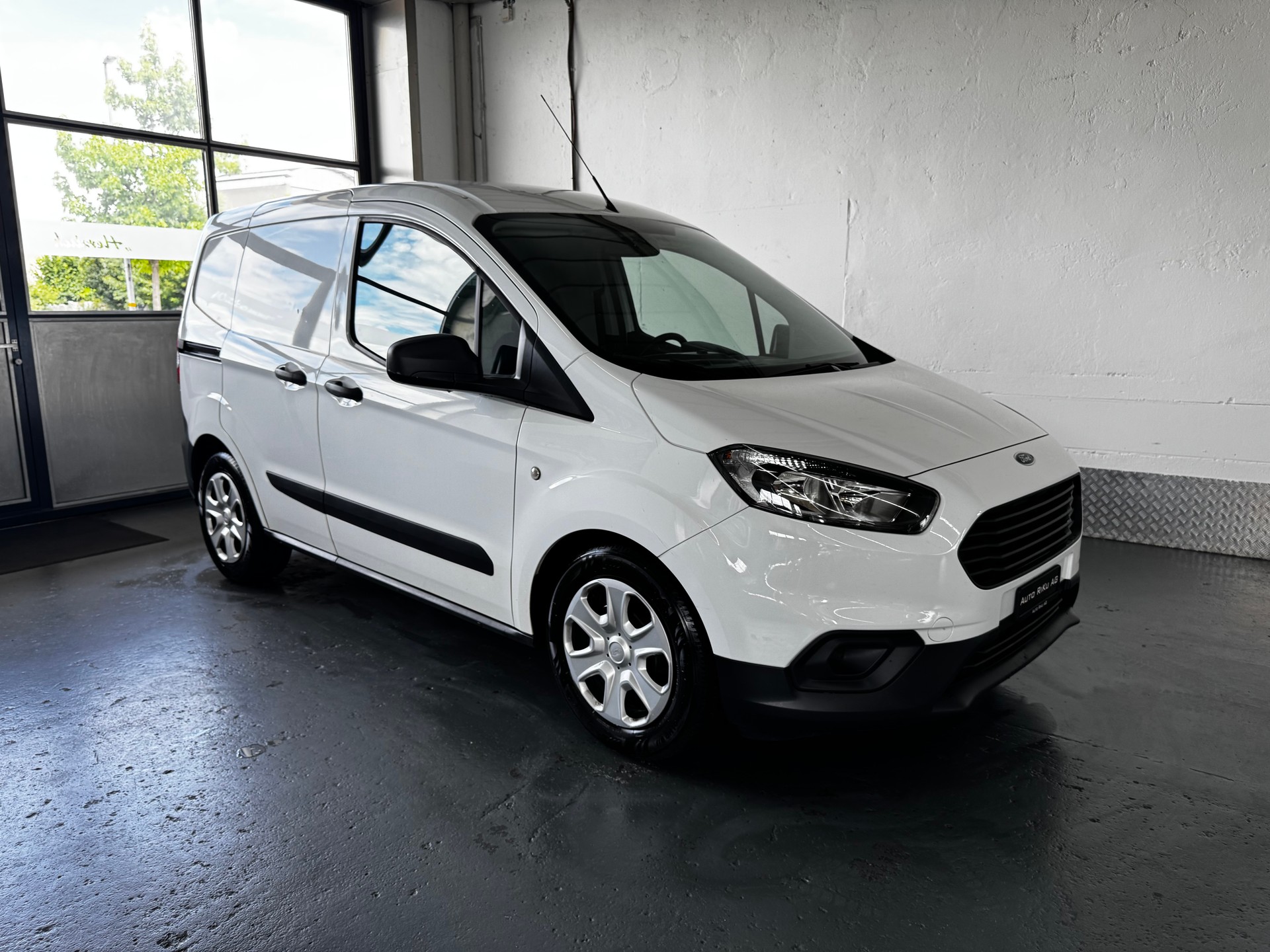 FORD Transit Courier Van 1.0 EcoBoost Basis-image-1