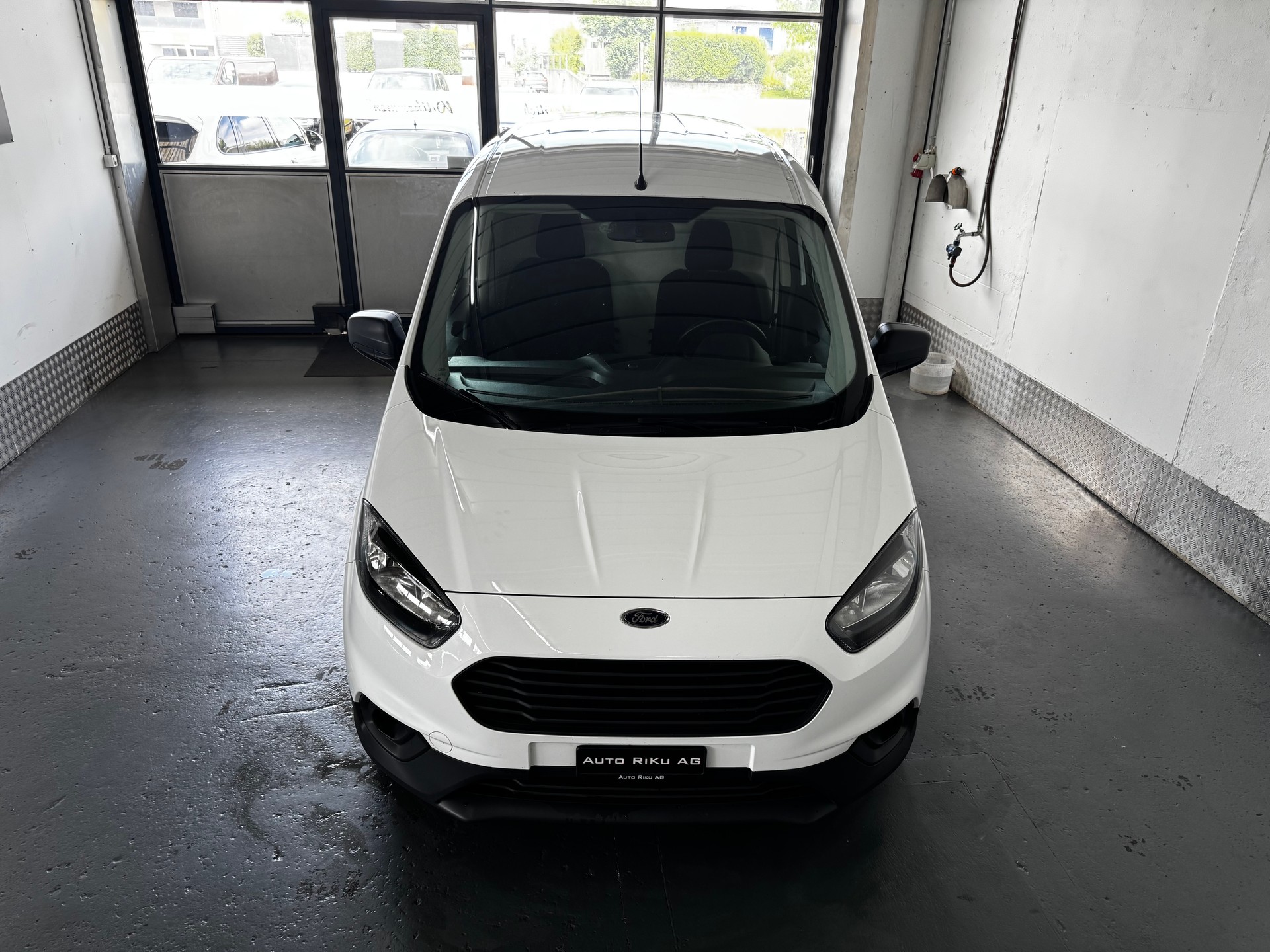 FORD Transit Courier Van 1.0 EcoBoost Basis-image-2