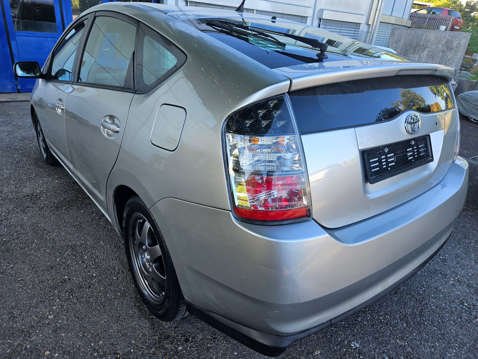 TOYOTA Prius 1.5 16V Hybrid-image-3
