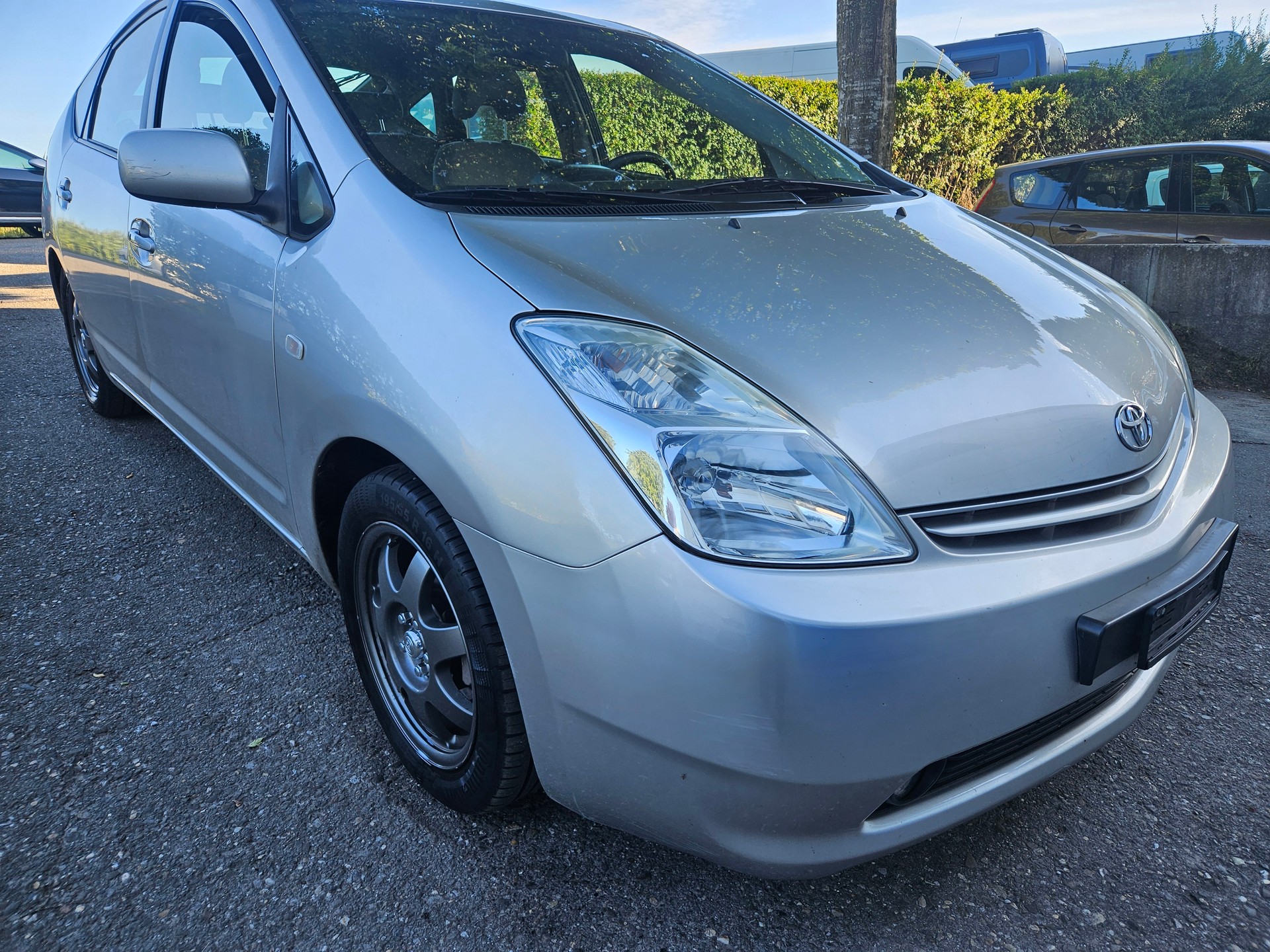 TOYOTA Prius 1.5 16V Hybrid-image-0