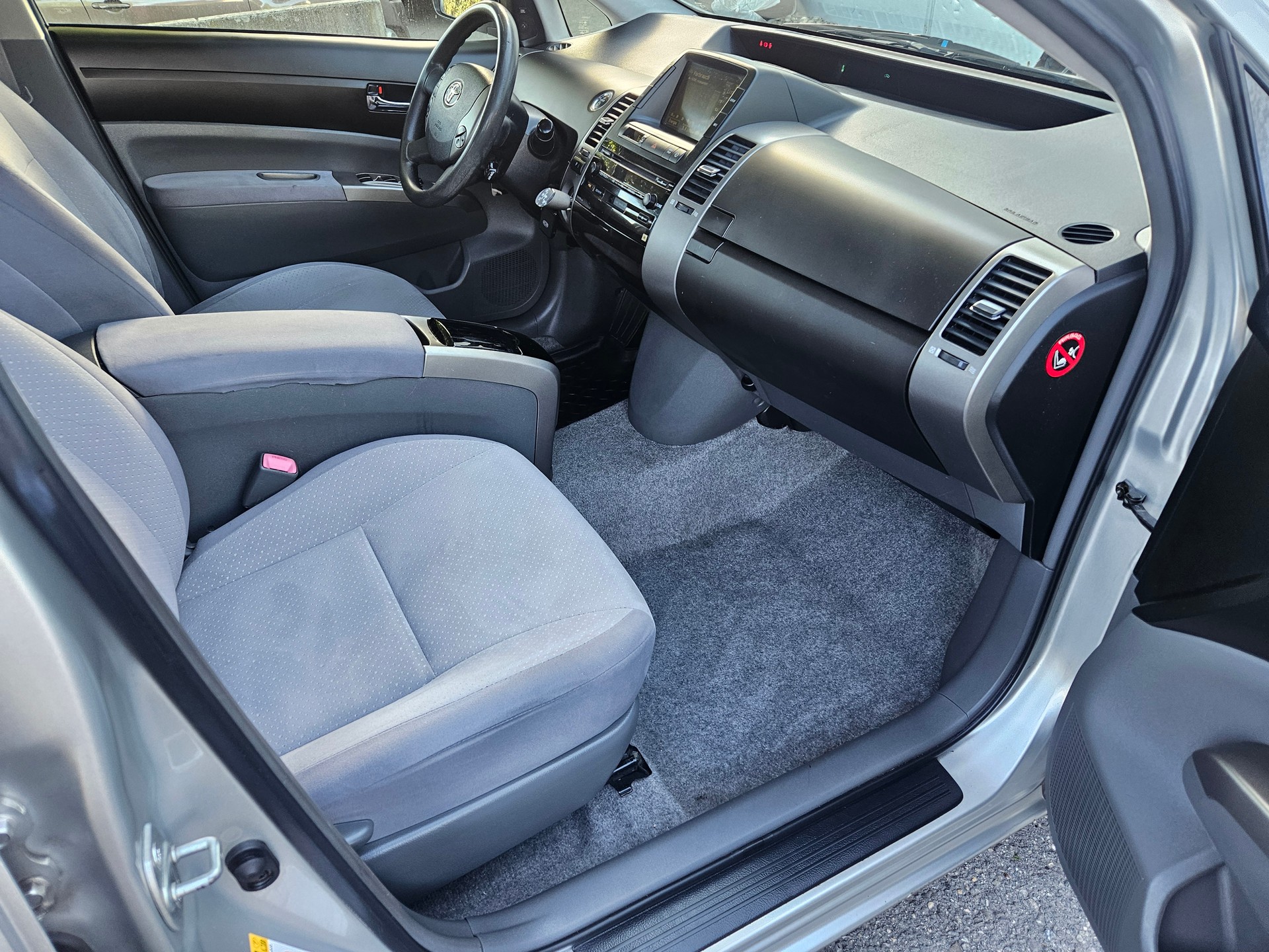 TOYOTA Prius 1.5 16V Hybrid-image-13