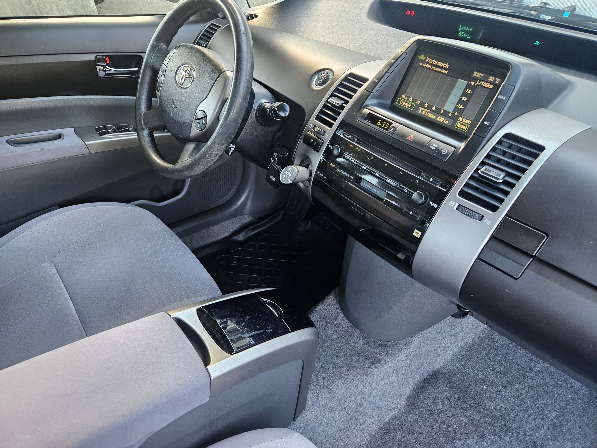 TOYOTA Prius 1.5 16V Hybrid-image-14