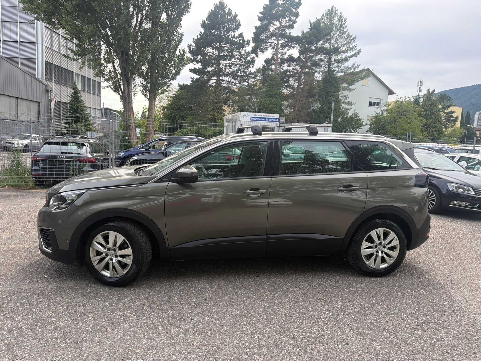 PEUGEOT 5008 1.5 BlueHDi Business Line ETA * 07x Sitze * Gr. Navi * Klima-auto * PDC V&H - RF-Kamera * Tempomat * Ab MFK 11.2024 *-image-3