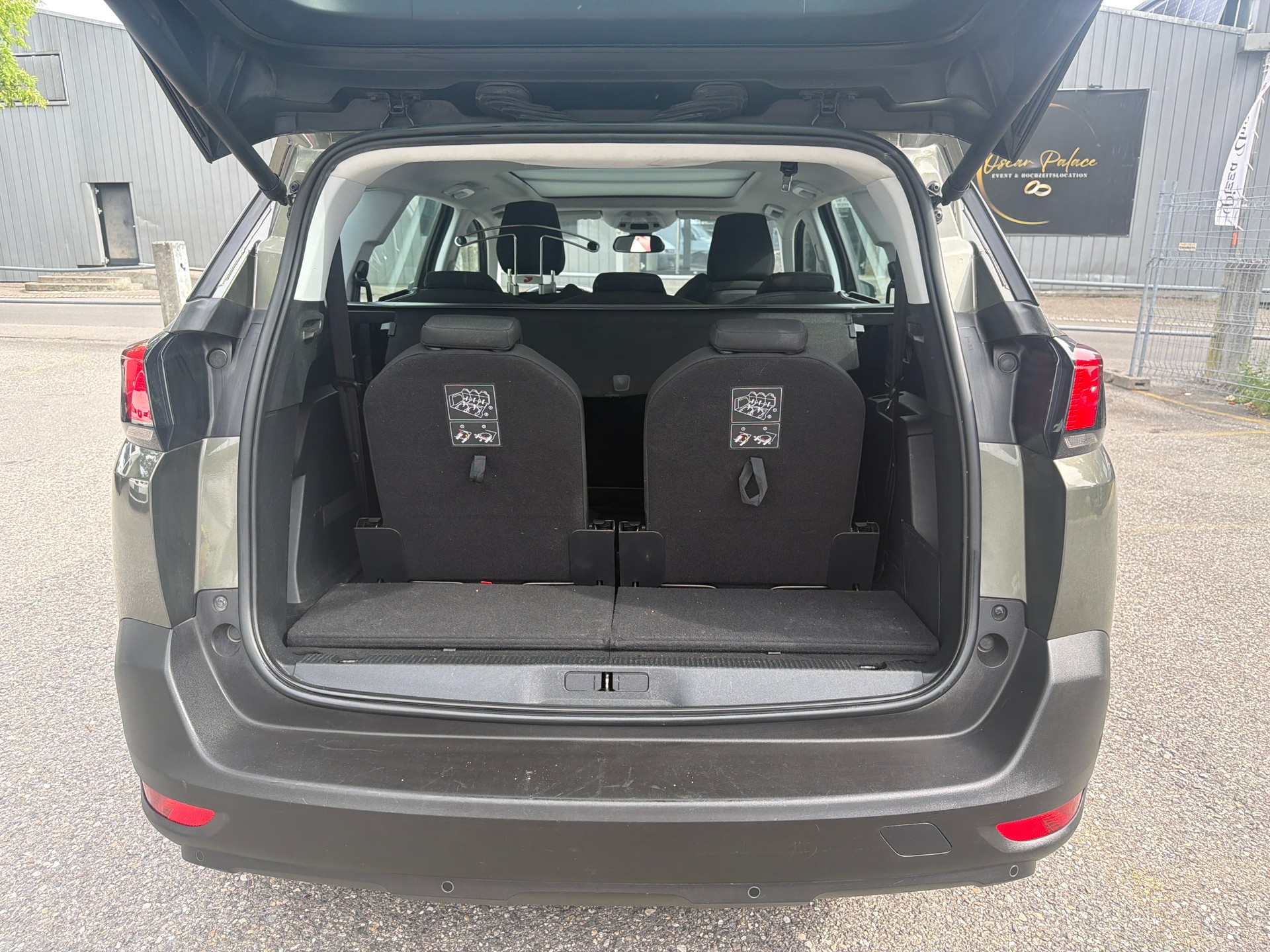 PEUGEOT 5008 1.5 BlueHDi Business Line ETA * 07x Sitze * Gr. Navi * Klima-auto * PDC V&H - RF-Kamera * Tempomat * Ab MFK 11.2024 *-image-9