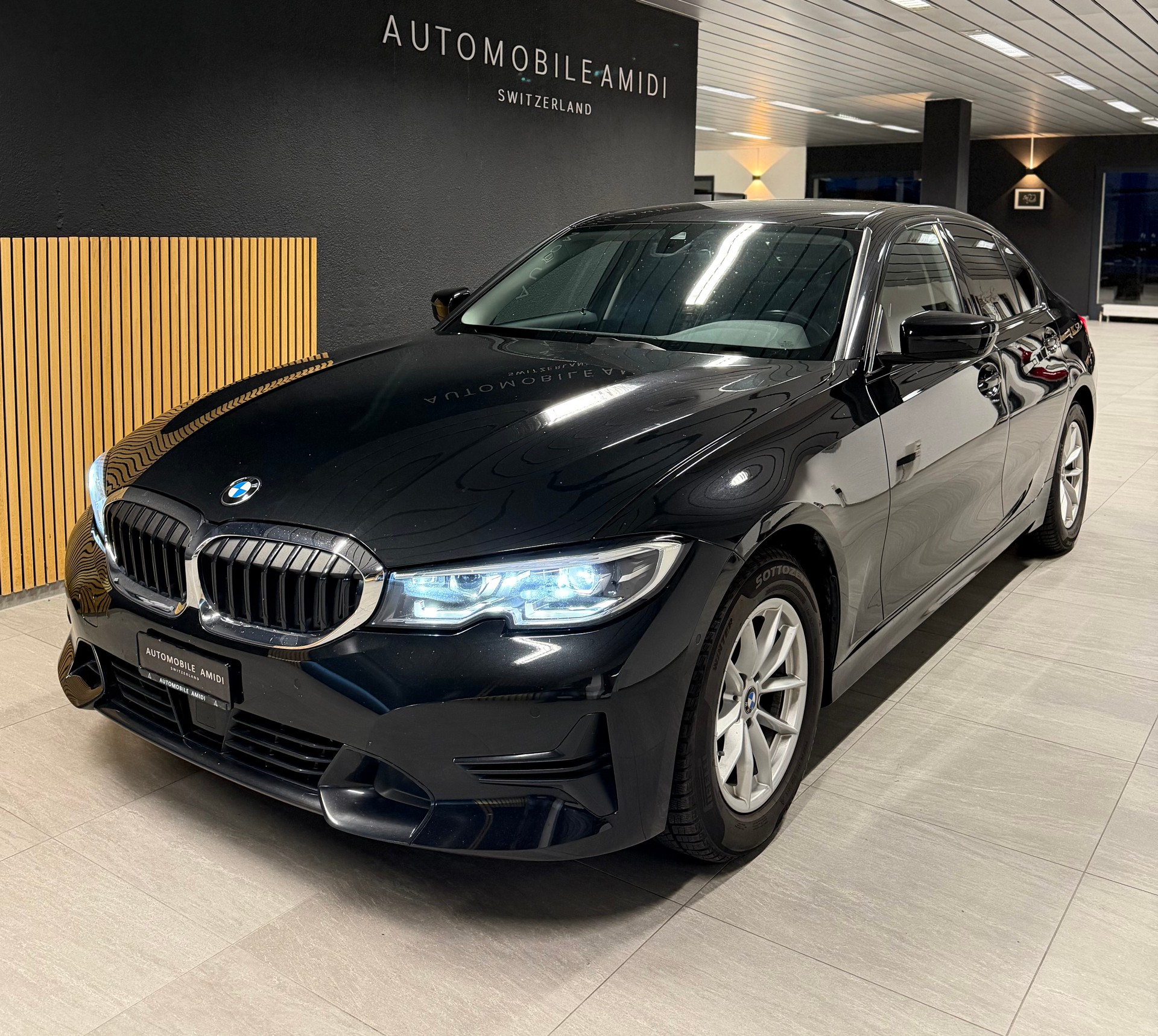 BMW 320-image-0