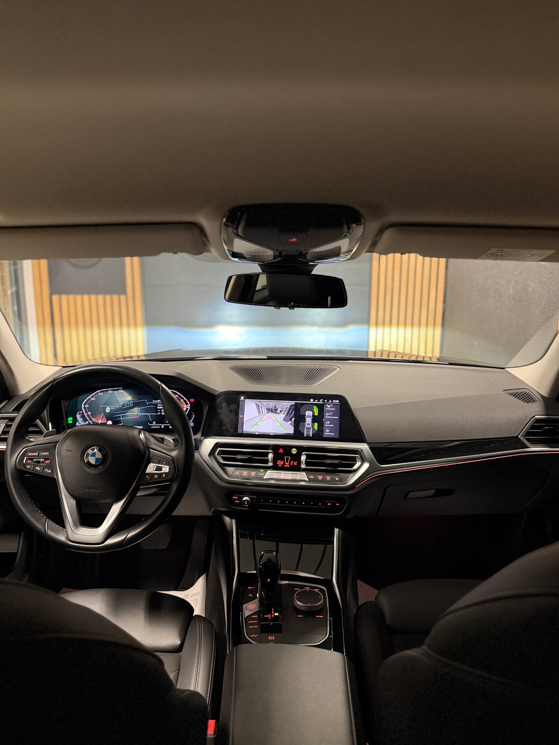 BMW 320-image-6
