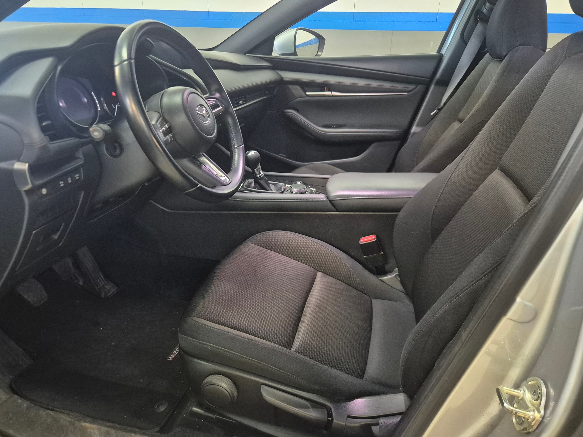 MAZDA 3 Hatchback SKYACTIV-X M Hybrid 180 Ambition-image-5