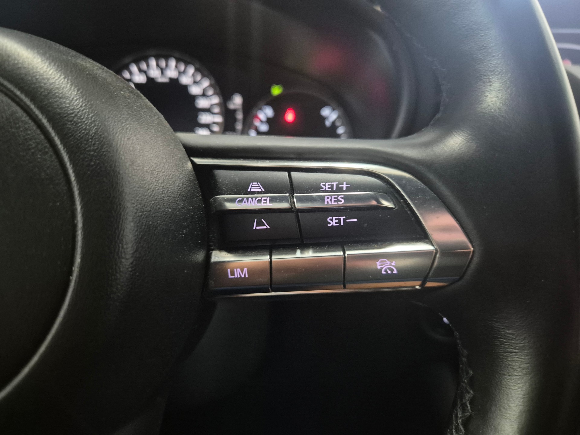 MAZDA 3 Hatchback SKYACTIV-X M Hybrid 180 Ambition-image-8