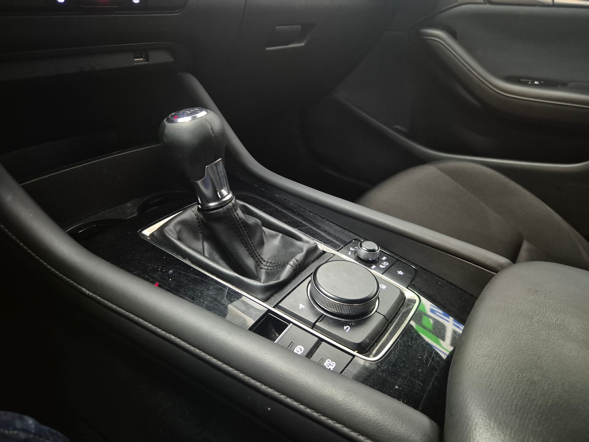 MAZDA 3 Hatchback SKYACTIV-X M Hybrid 180 Ambition-image-12