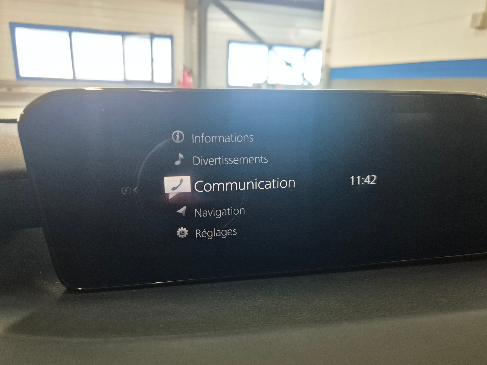 MAZDA 3 Hatchback SKYACTIV-X M Hybrid 180 Ambition-image-10