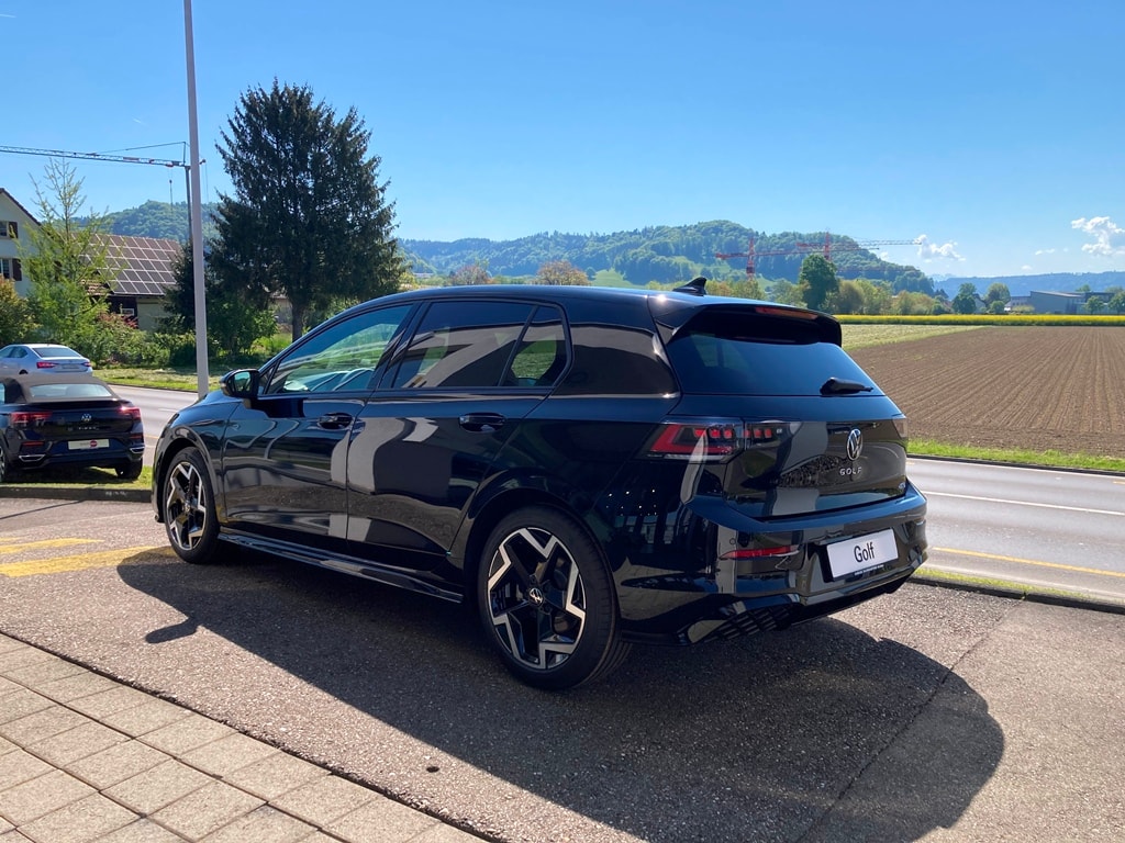 VW Golf 1.5 e TSI mHEV R-Line DSG-image-5