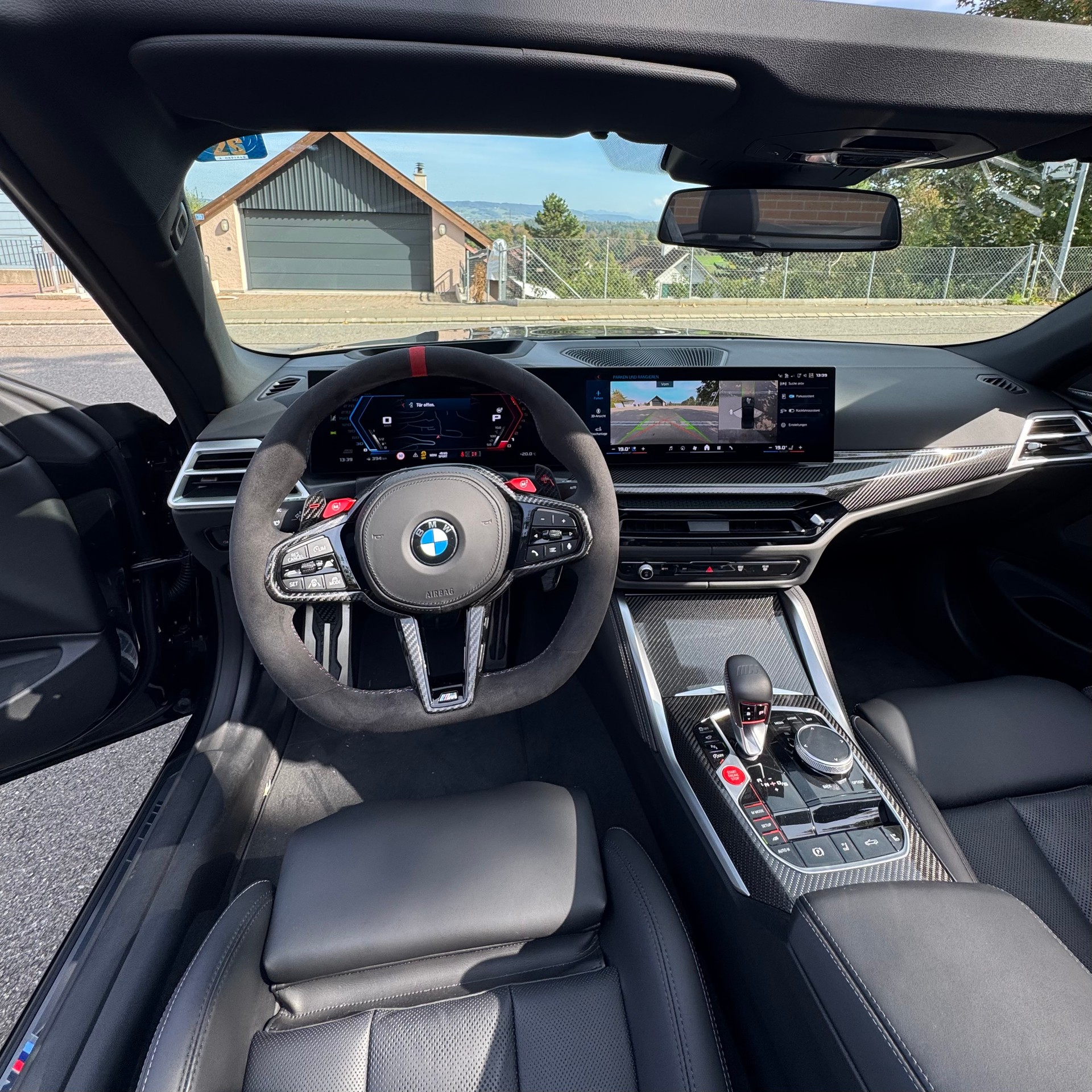 BMW M4 Competition M xDrive Cabrio-image-9