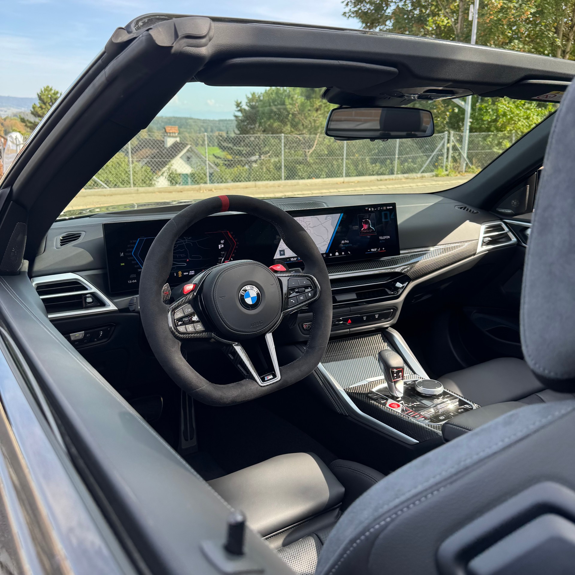 BMW M4 Competition M xDrive Cabrio-image-7