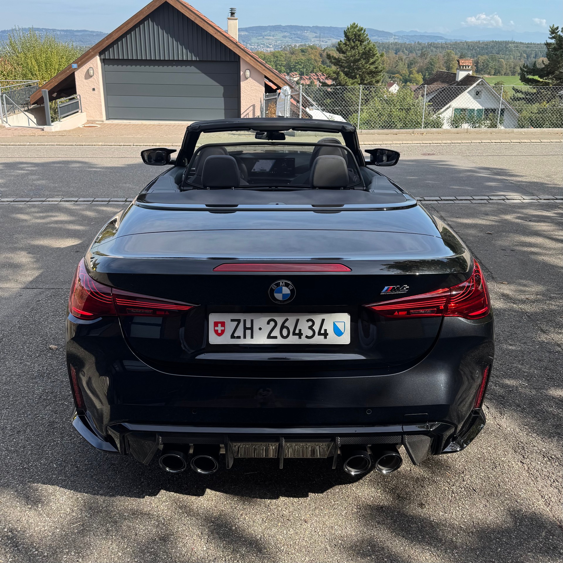 BMW M4 Competition M xDrive Cabrio-image-15
