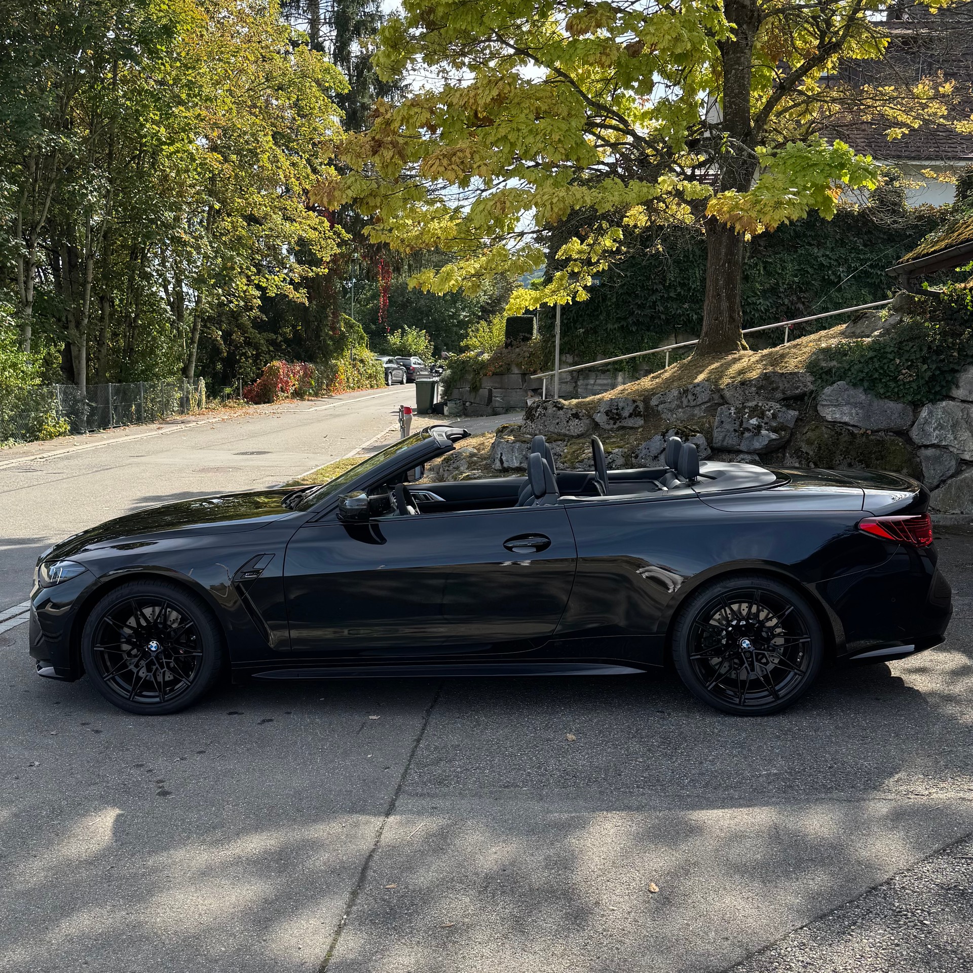 BMW M4 Competition M xDrive Cabrio-image-5