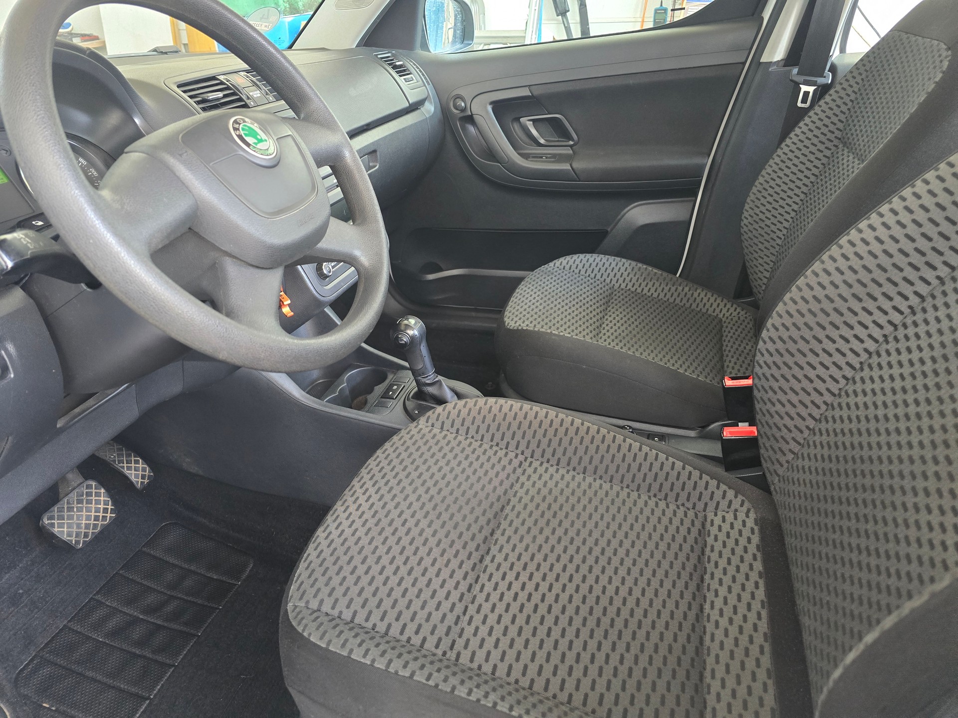 SKODA Roomster 1.2 TSI Ambition DSG-image-8