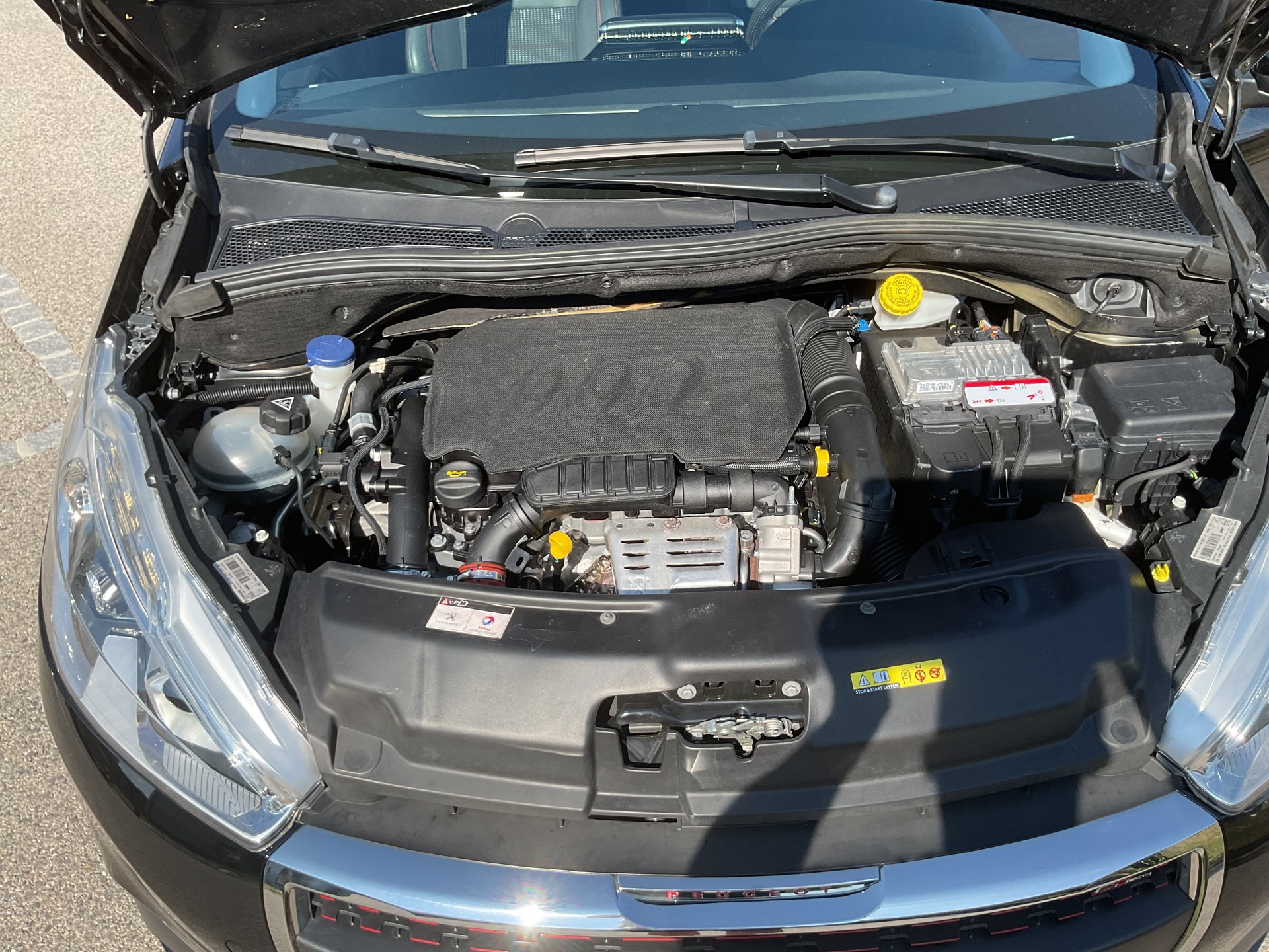 PEUGEOT 1.2 PureTech GT Line S/S-image-2