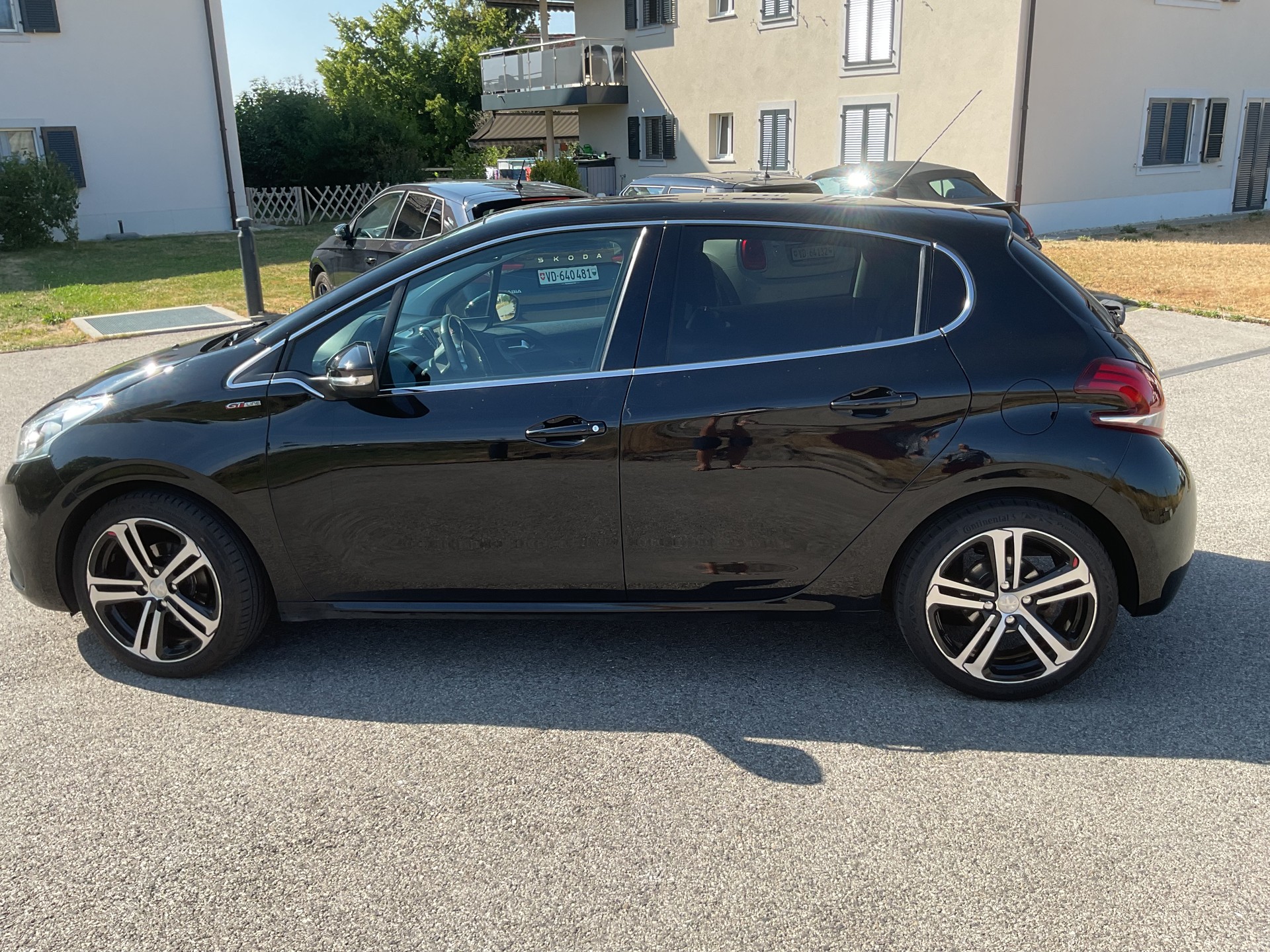 PEUGEOT 1.2 PureTech GT Line S/S-image-4