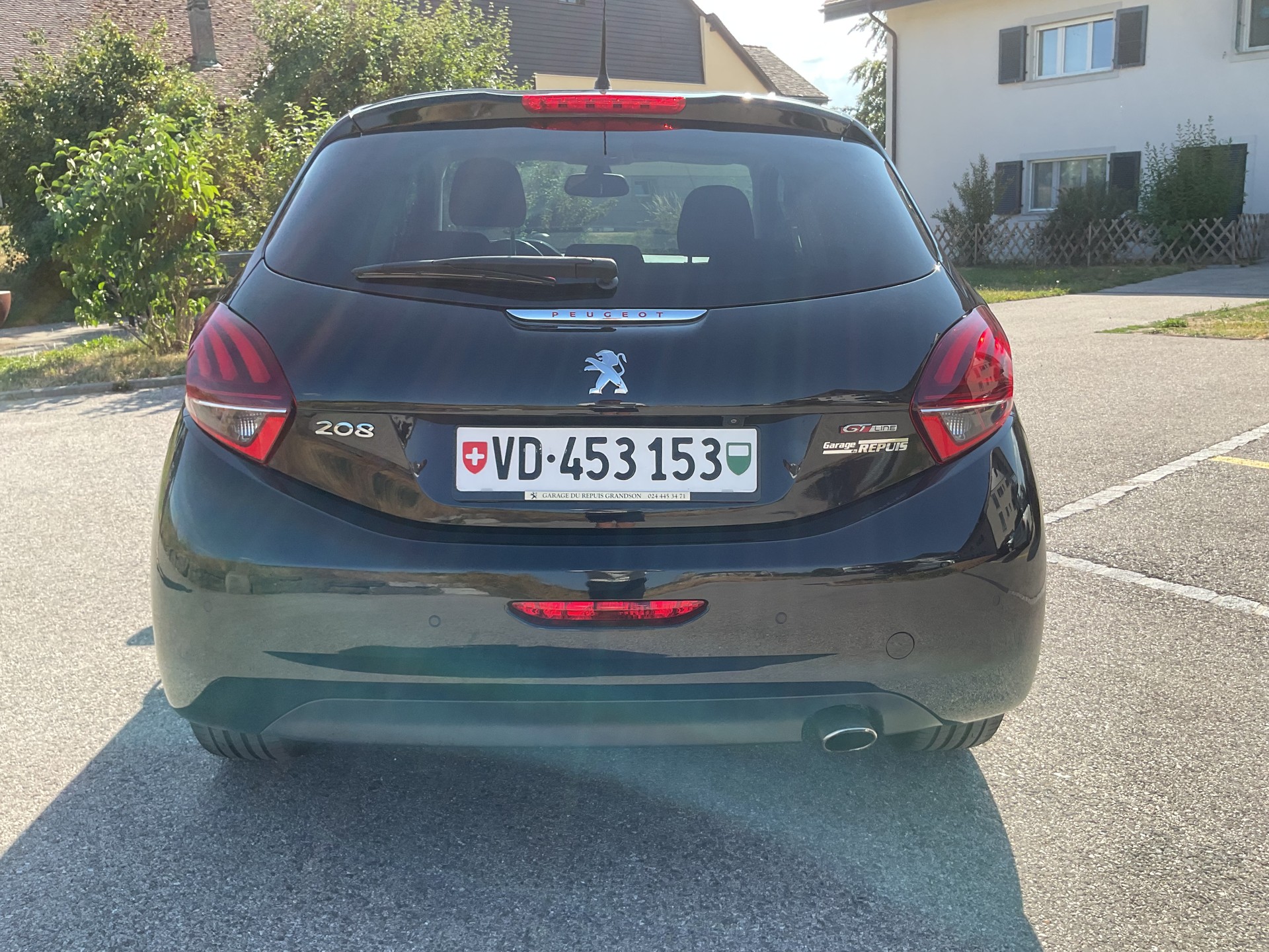 PEUGEOT 1.2 PureTech GT Line S/S-image-1