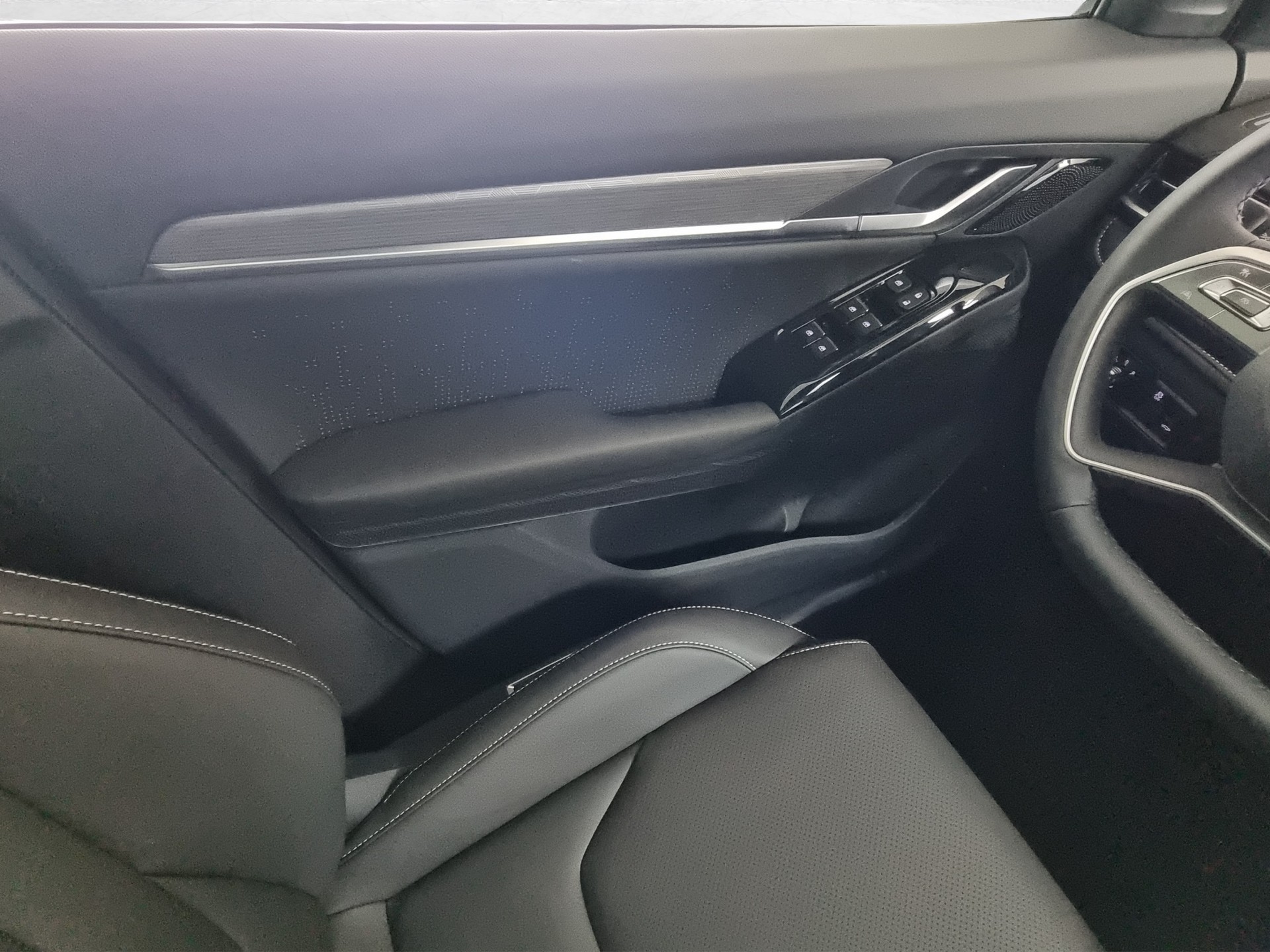 JAC JS6 PHEV-image-11