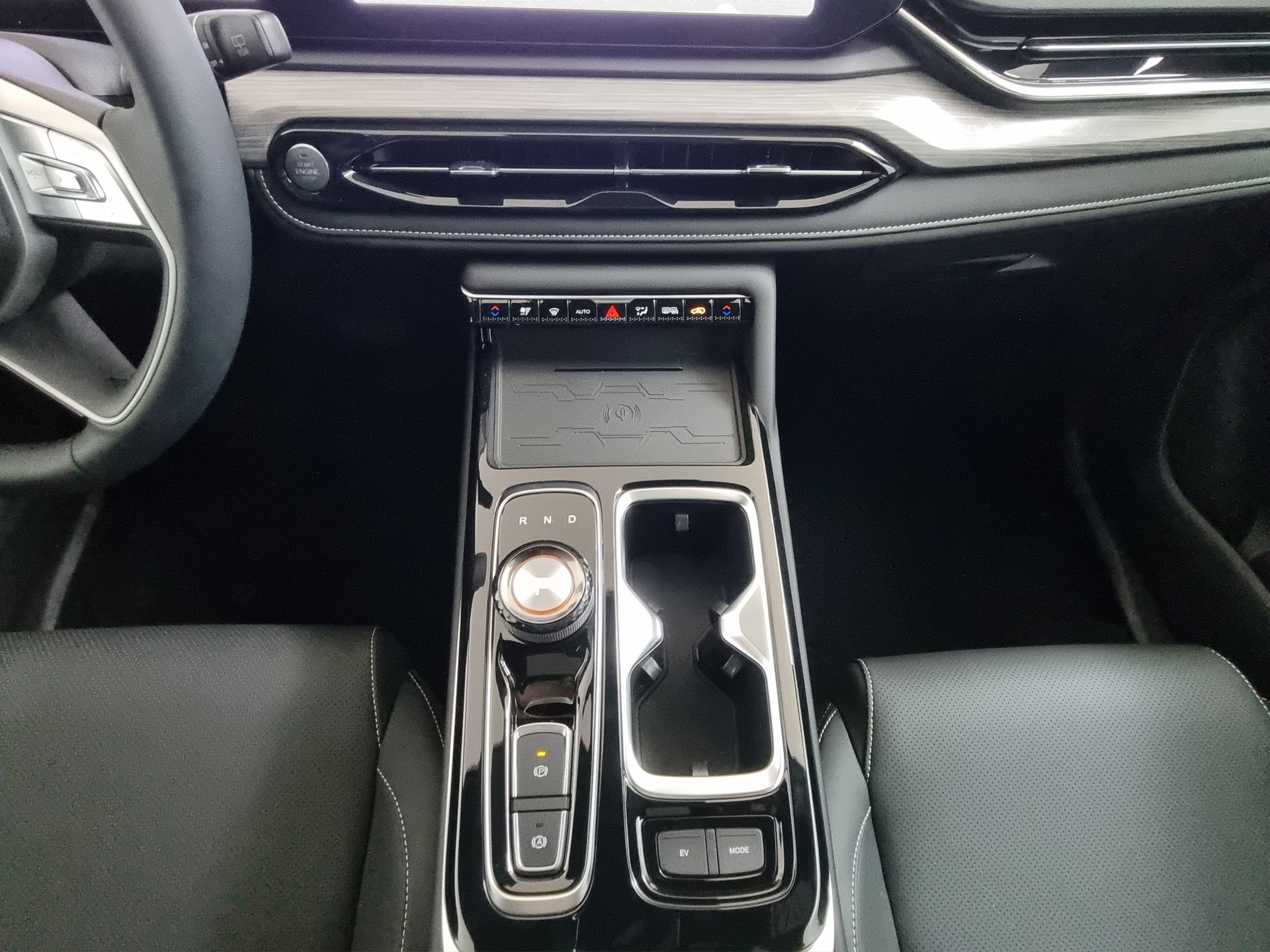 JAC JS6 PHEV-image-9
