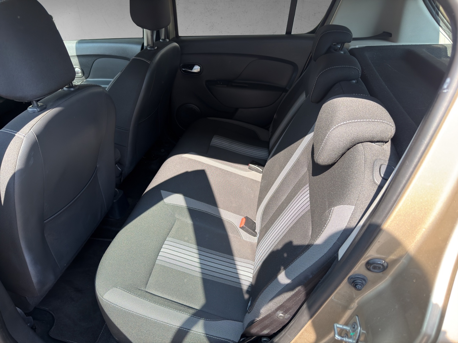 DACIA Sandero Tce 90 Stepway Automatic-image-11