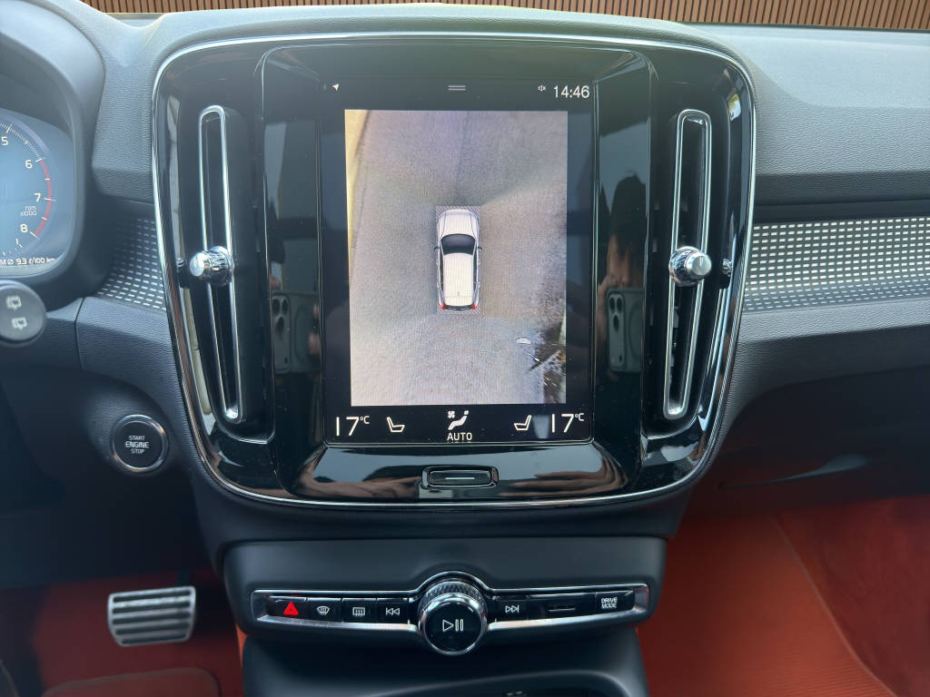 VOLVO XC40 2.0 T5 R-Design AWD-image-19
