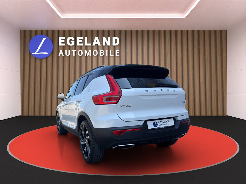 VOLVO XC40 2.0 T5 R-Design AWD-image-4