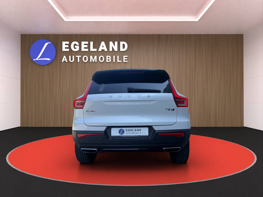 VOLVO XC40 2.0 T5 R-Design AWD-image-5