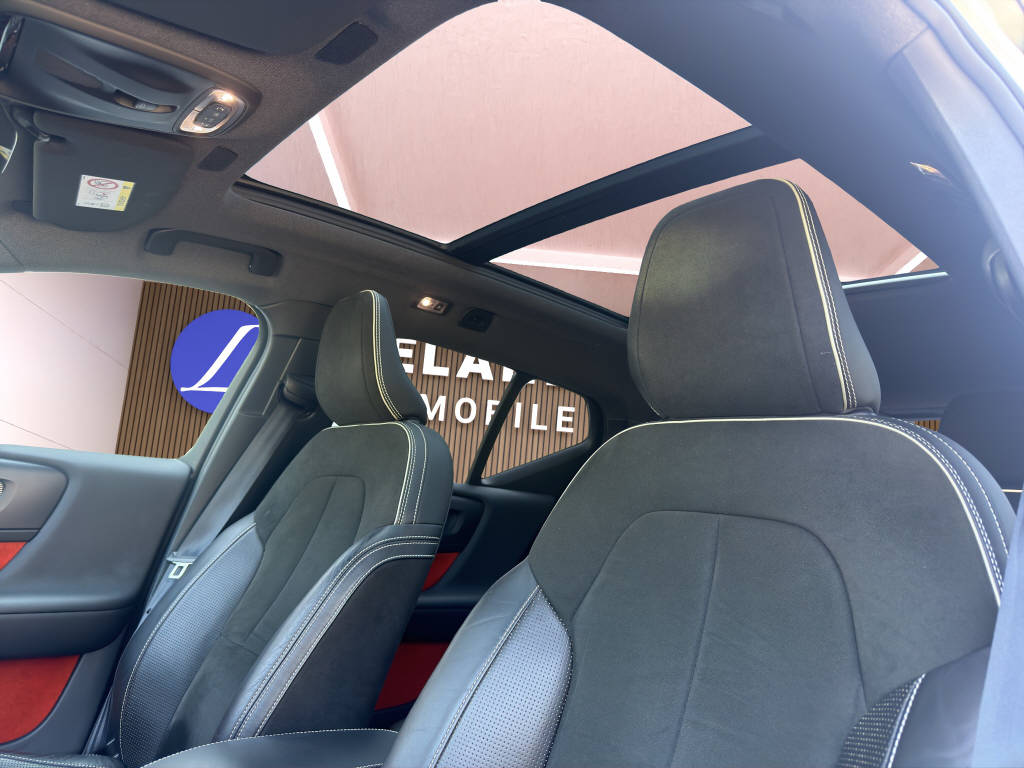 VOLVO XC40 2.0 T5 R-Design AWD-image-12